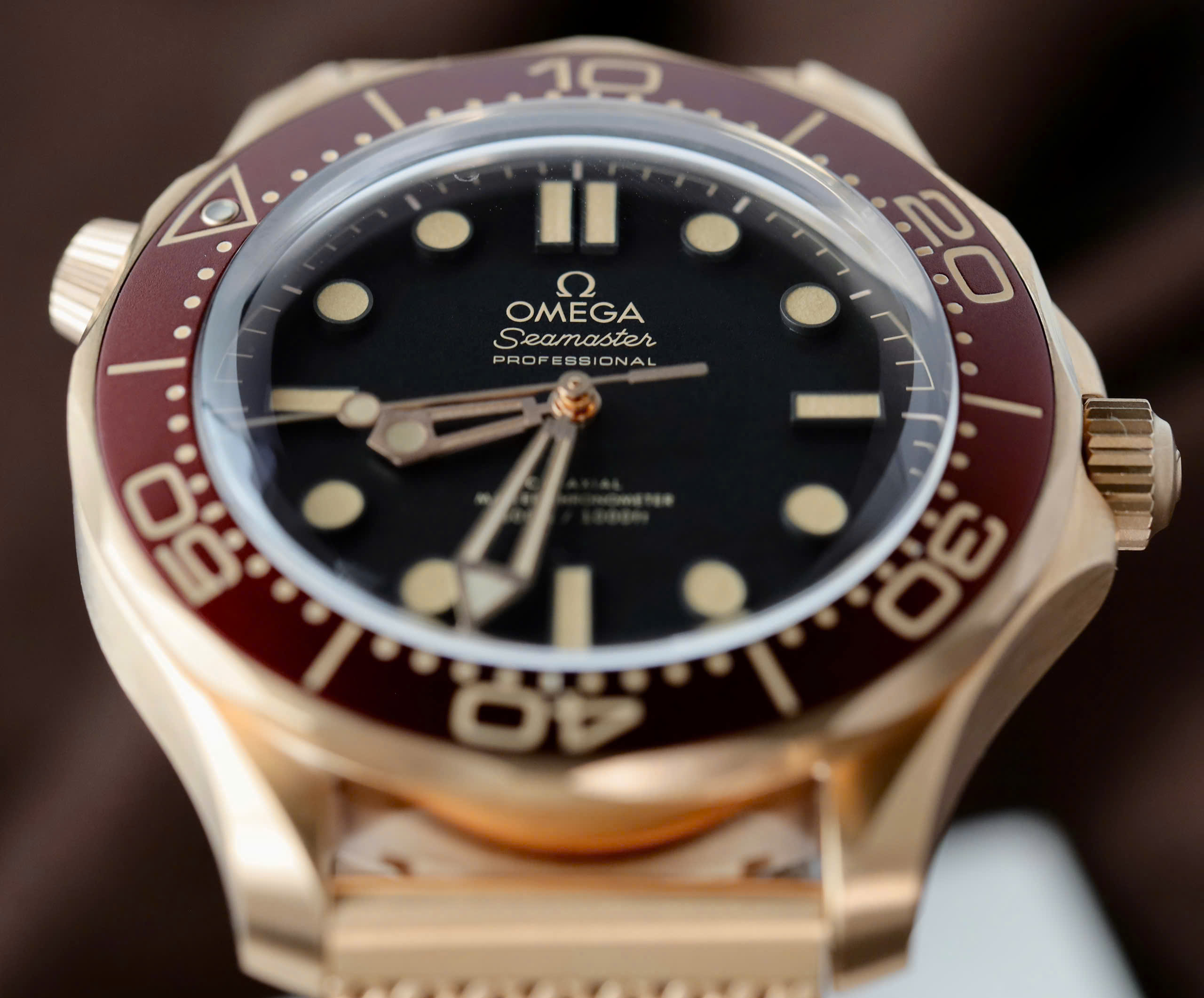 Đồng Hồ Omega Replica 1 1 Seamaster Diver 300M Bronze Gold Cao Cấp Nhất Xưởng VS (5) Đồng Hồ Omega Replica 1 1 Seamaster Diver 300M Bronze Gold Cao Cấp Nhất Xưởng VS (5)