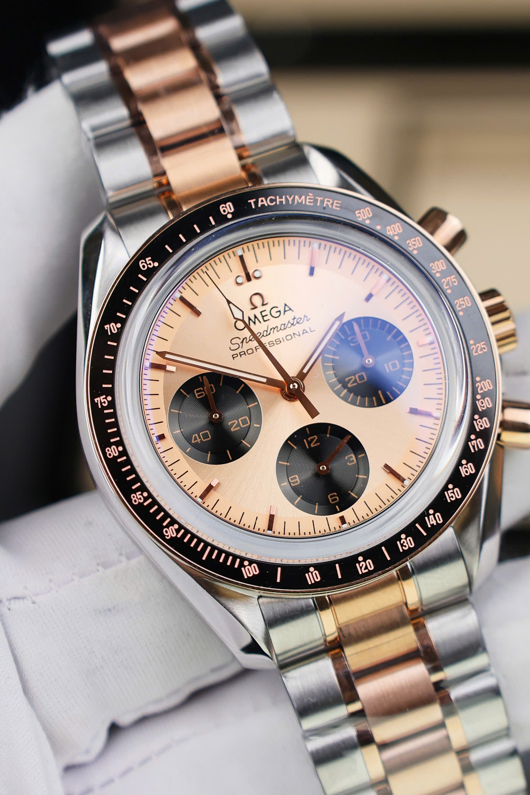 Đồng Hồ Omega Replica Cao Cấp Speedmaster Moonwatch Professional 40mm (4) Đồng Hồ Omega Replica Cao Cấp Speedmaster Moonwatch Professional 40mm (9)