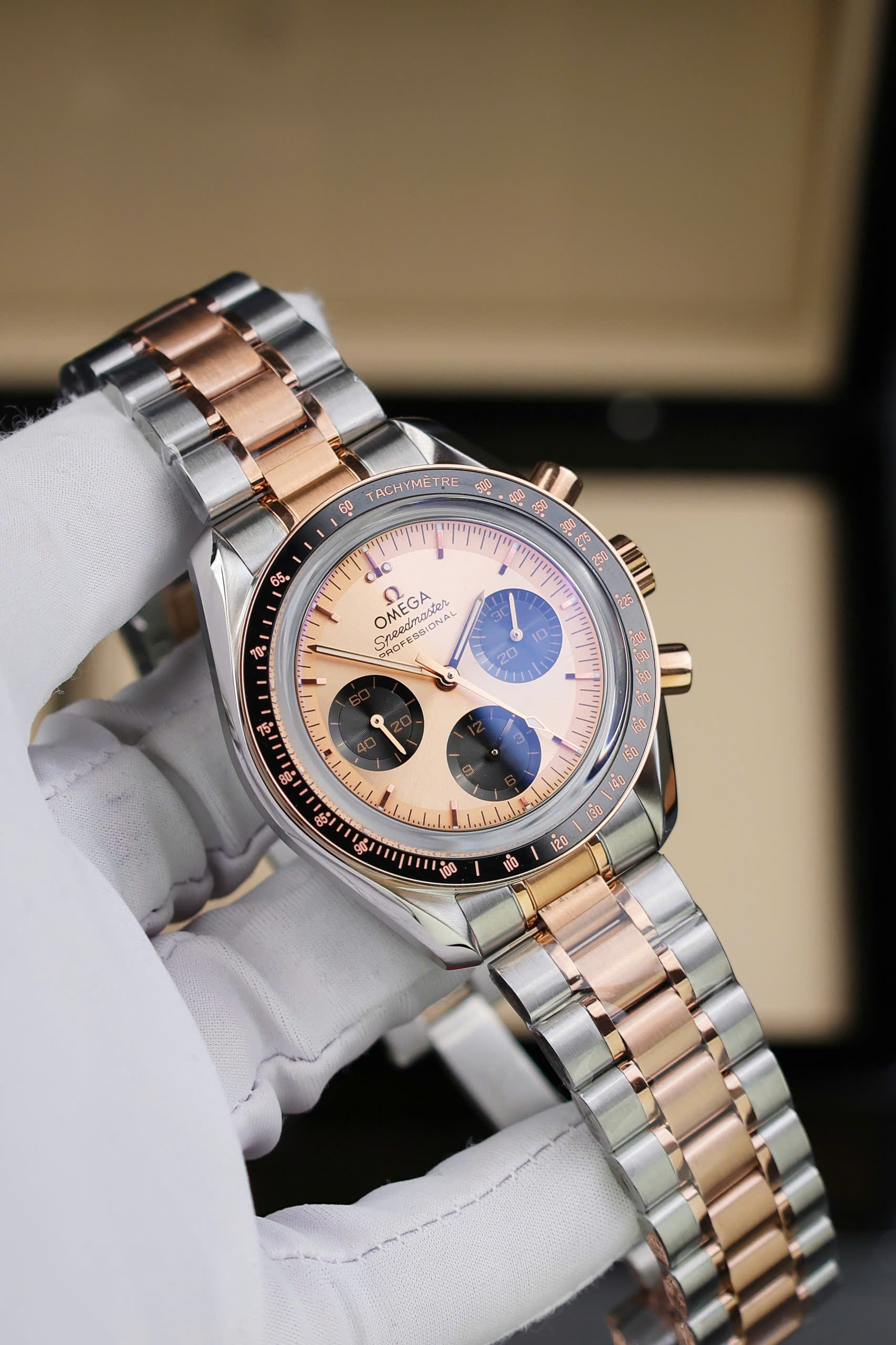 Đồng Hồ Omega Replica Cao Cấp Speedmaster Moonwatch Professional 40mm (6) Đồng Hồ Omega Replica Cao Cấp Speedmaster Moonwatch Professional 40mm (9)