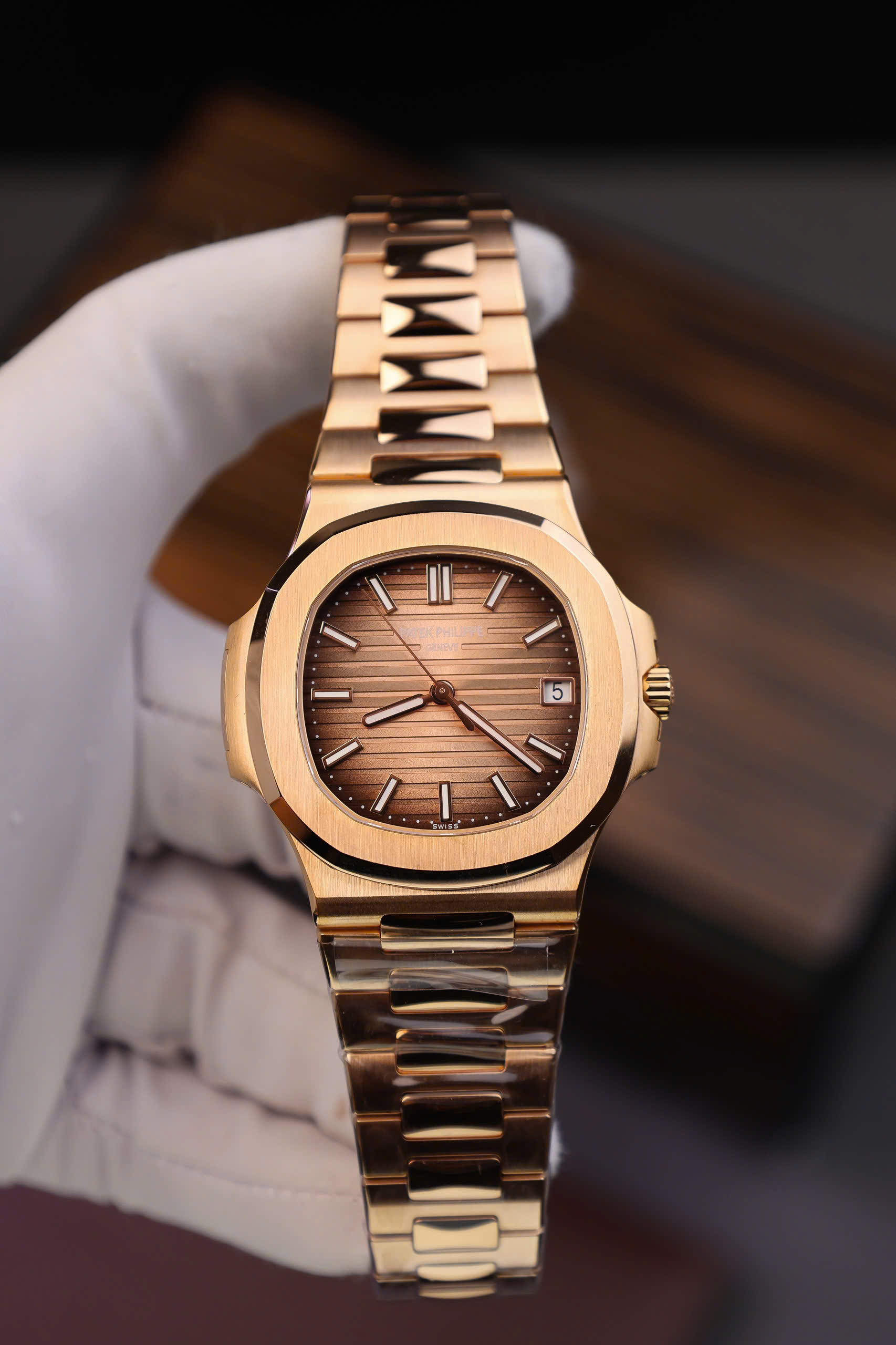 Đồng Hồ Patek Philippe Chế Tác Bọc Vàng 18K Nautilus 5711 Mặt Chocolate 3K Factory 40mm (2)