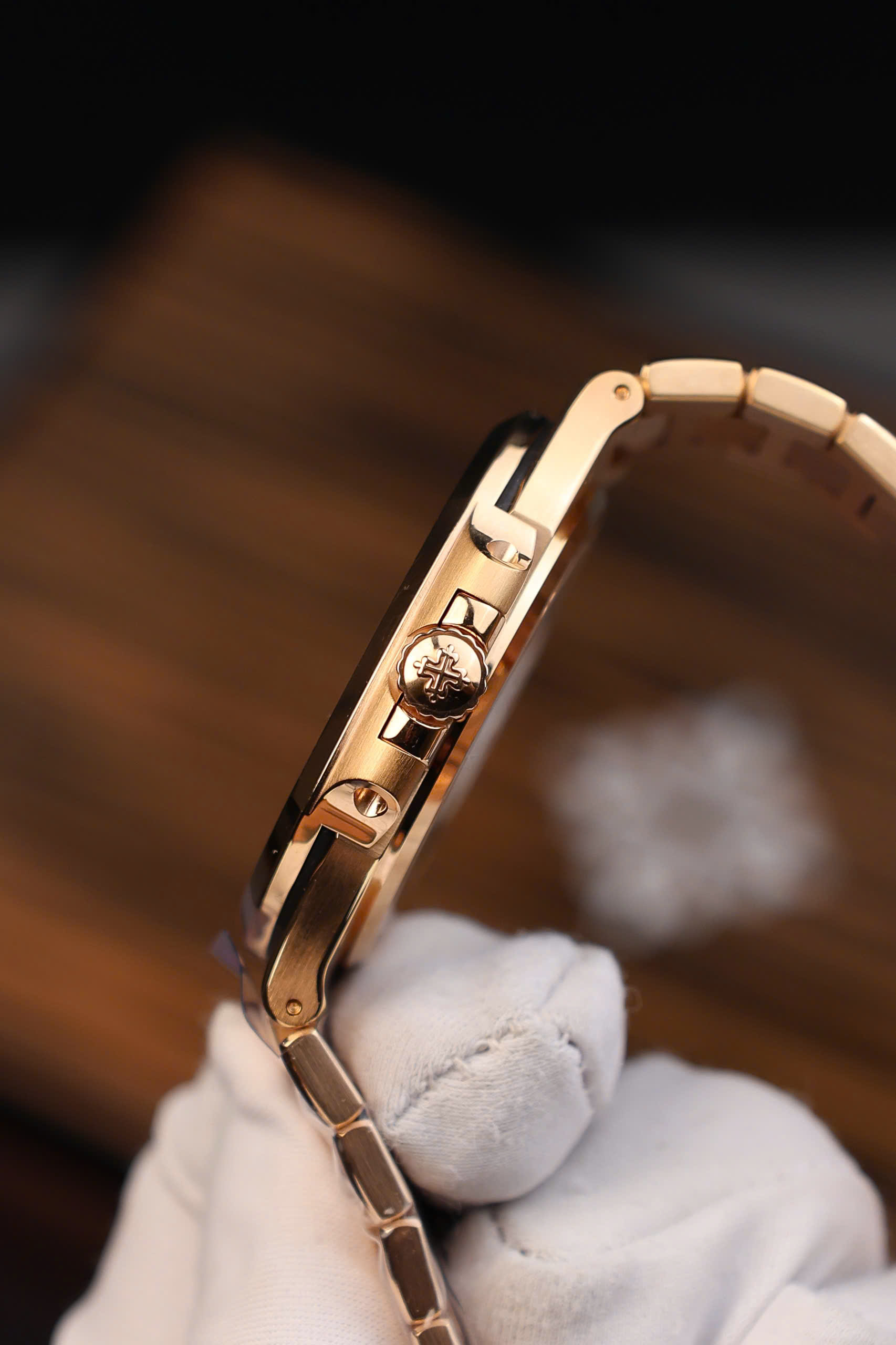 Đồng Hồ Patek Philippe Chế Tác Bọc Vàng 18K Nautilus 5711 Mặt Chocolate 3K Factory 40mm (4)