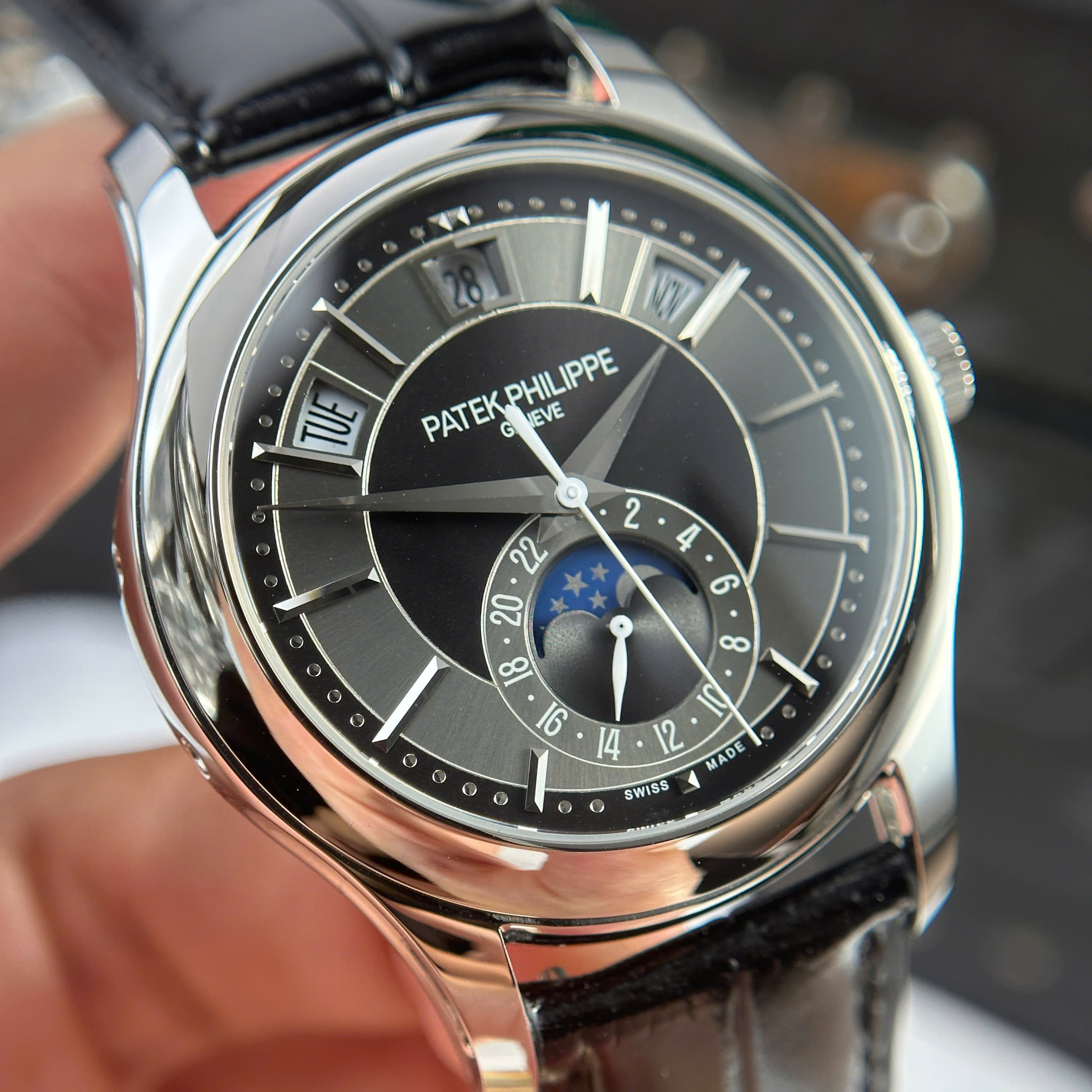 Đồng Hồ Patek Philippe Chế Tác Complications 5205G Mặt Xám Đen Nhà Máy KM 40mm (6) Đồng Hồ Patek Philippe Chế Tác Complications 5205G Mặt Xám Đen Nhà Máy KM 40mm (10)