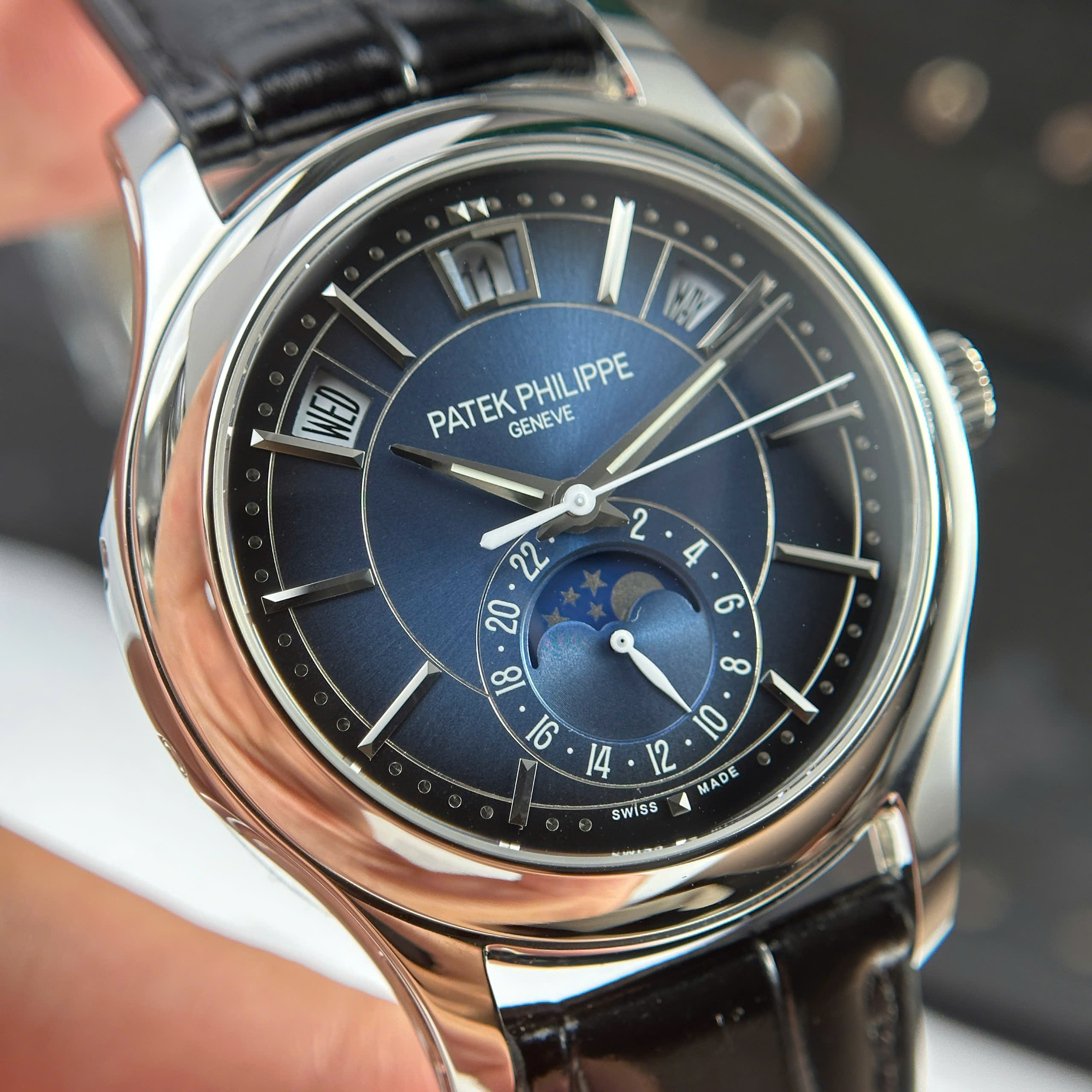 Đồng Hồ Patek Philippe Chế Tác Complications 5205G Mặt Xanh Dương Nhà Máy KM 40mm (1) Đồng Hồ Patek Philippe Chế Tác Complications 5205G Mặt Xanh Dương Nhà Máy KM 40mm (1)
