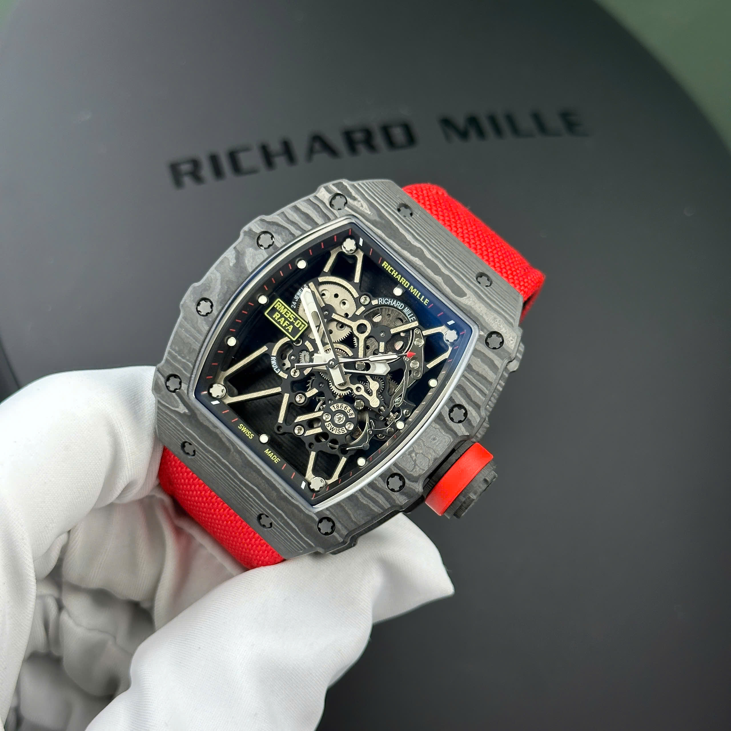 Đồng Hồ Richard Mille RM35-01 Rafael Nadal Chế Tác Carbon NTPT Nhà Máy BBR 44,5x50mm (1) Đồng Hồ Richard Mille RM35-01 Rafael Nadal Chế Tác Carbon NTPT Nhà Máy BBR 44,5x50mm (12)