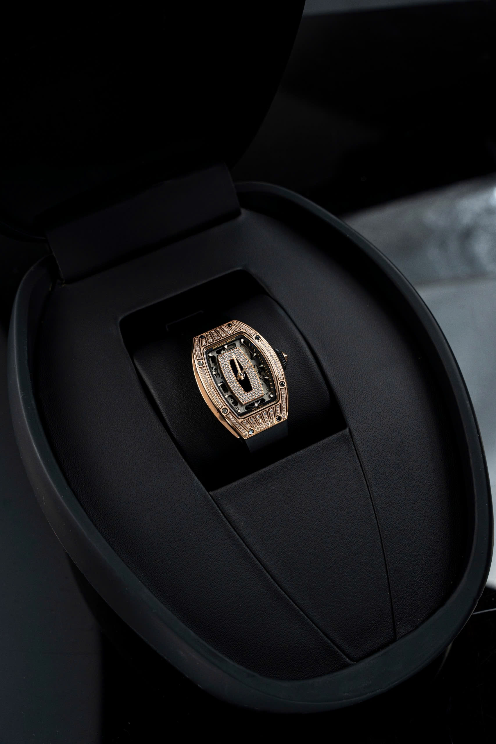 Đồng Hồ Richard Mille Rep 1 1 RM07-01 Nữ Đính Đá Dây Cao Su Đen Xưởng ZF 32x46mm (3) Đồng Hồ Richard Mille Rep 1 1 RM07-01 Nữ Đính Đá Dây Cao Su Đen Xưởng ZF 32x46mm (1)