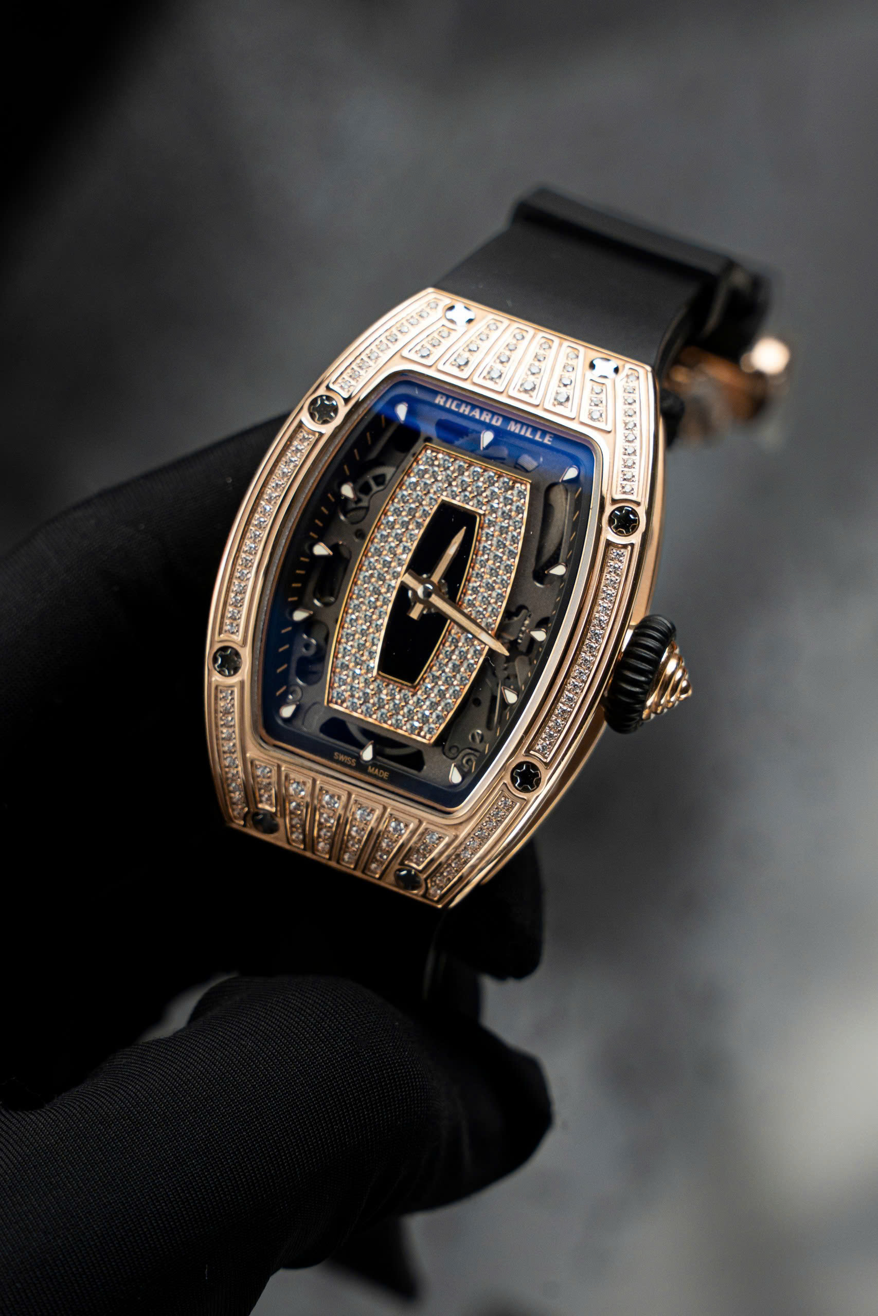 Đồng Hồ Richard Mille Rep 1 1 RM07-01 Nữ Đính Đá Dây Cao Su Đen Xưởng ZF 32x46mm (5) Đồng Hồ Richard Mille Rep 1 1 RM07-01 Nữ Đính Đá Dây Cao Su Đen Xưởng ZF 32x46mm (1)