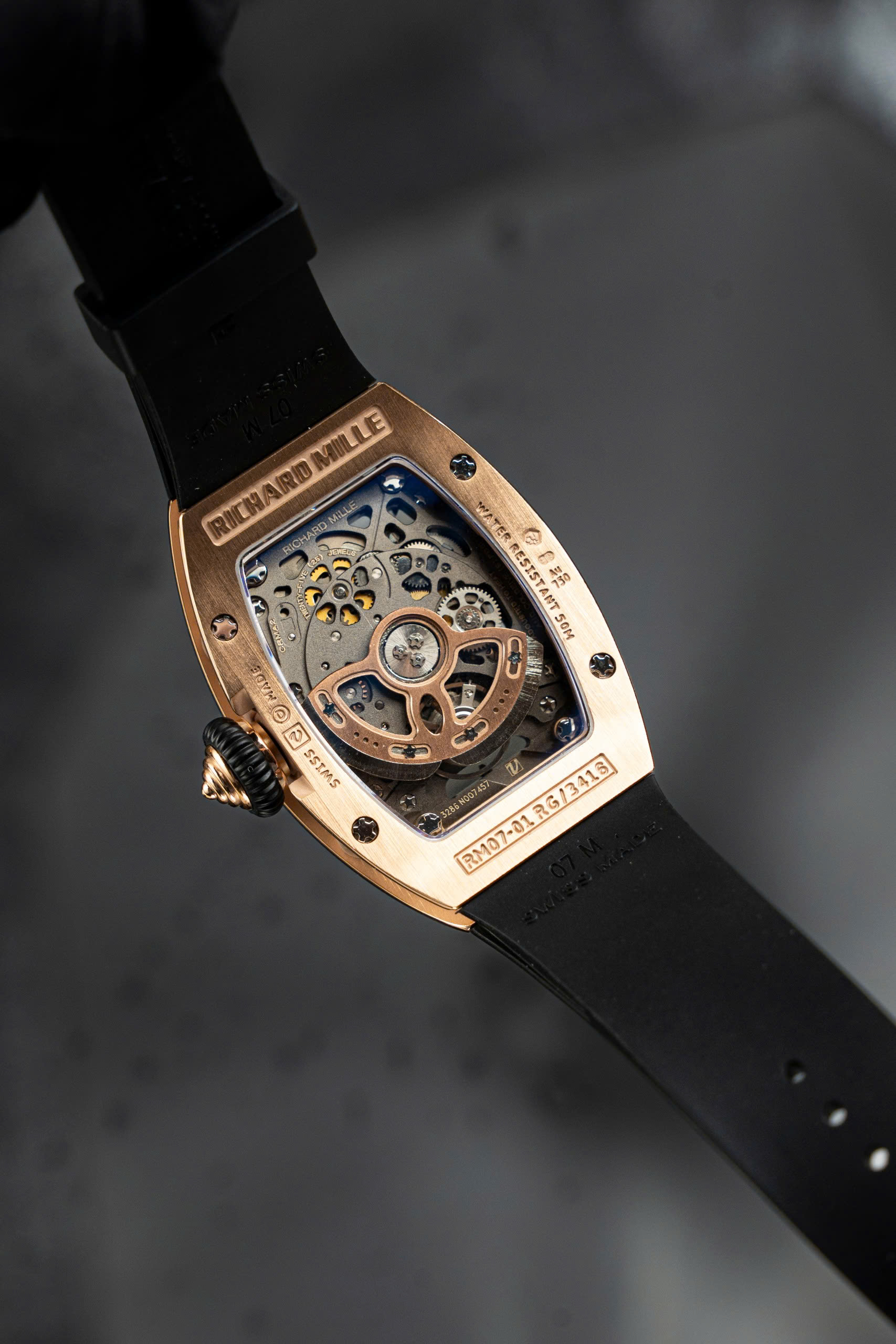 Đồng Hồ Richard Mille Rep 1 1 RM07-01 Nữ Đính Đá Dây Cao Su Đen Xưởng ZF 32x46mm (7)