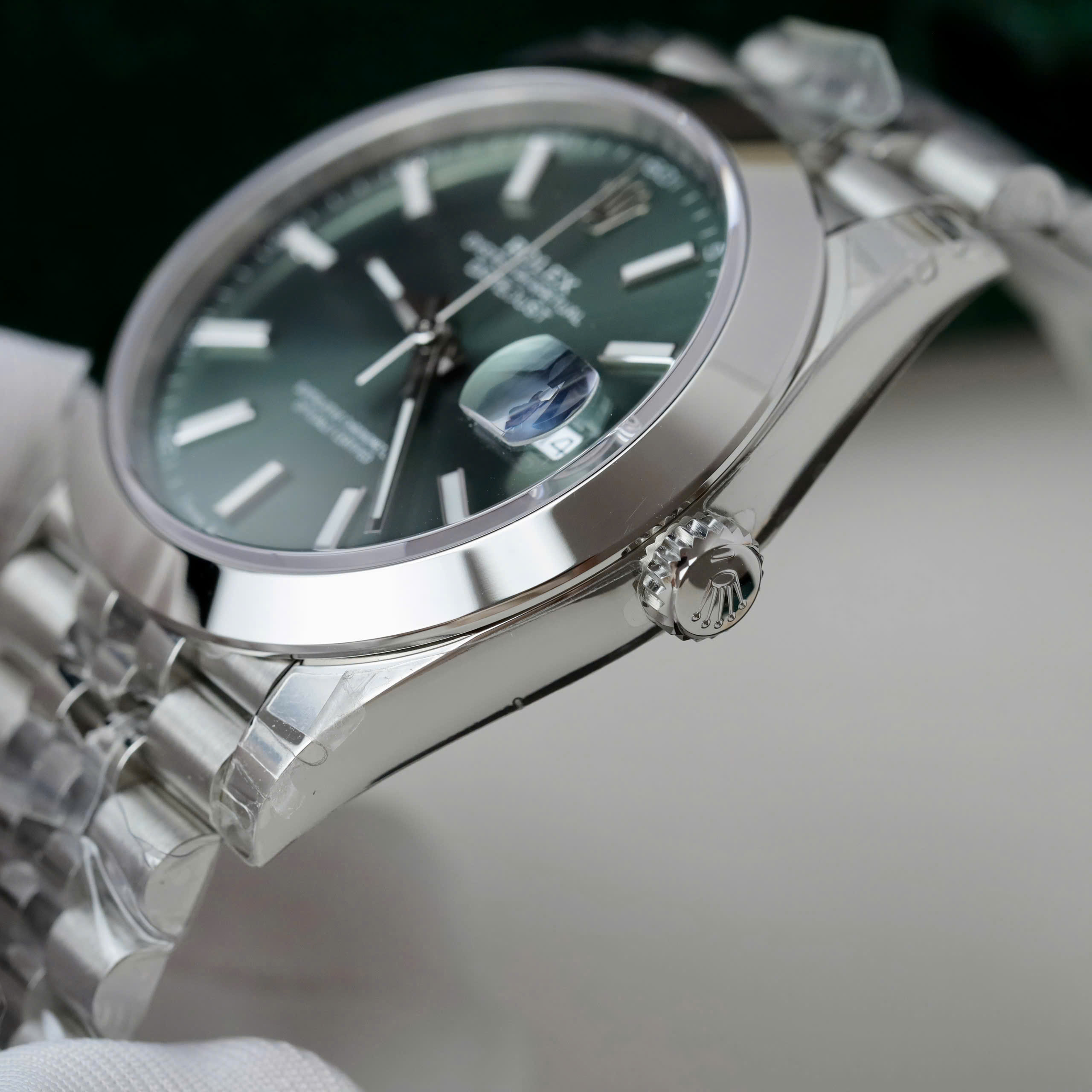 Đồng Hồ Rolex 1 1 DateJust 125300 Mặt Xanh Lá Cây Viền Trơn Nhà Máy VS Chế Tác 41mm (3)