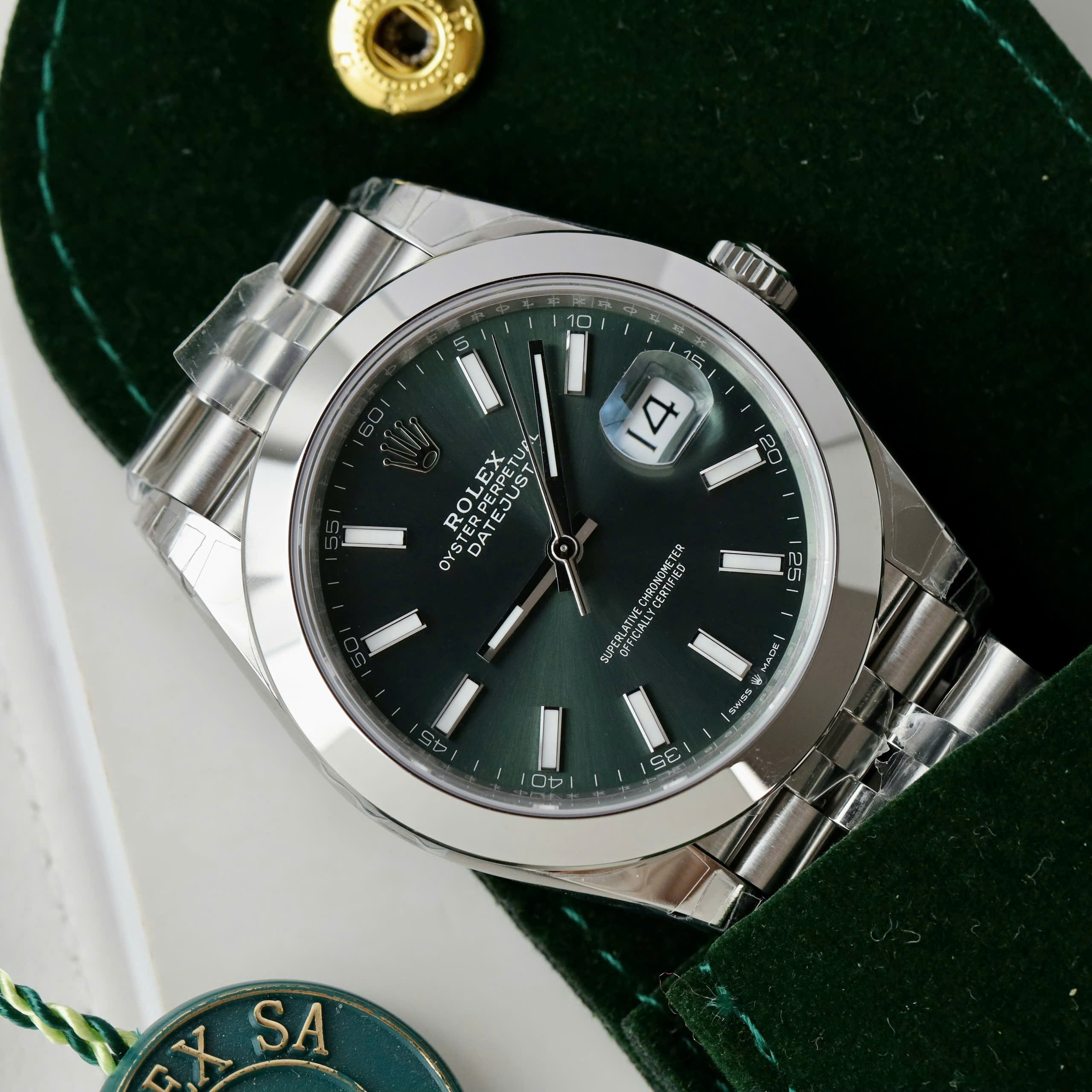 Đồng Hồ Rolex 1 1 DateJust 125300 Mặt Xanh Lá Cây Viền Trơn Nhà Máy VS Chế Tác 41mm (9)