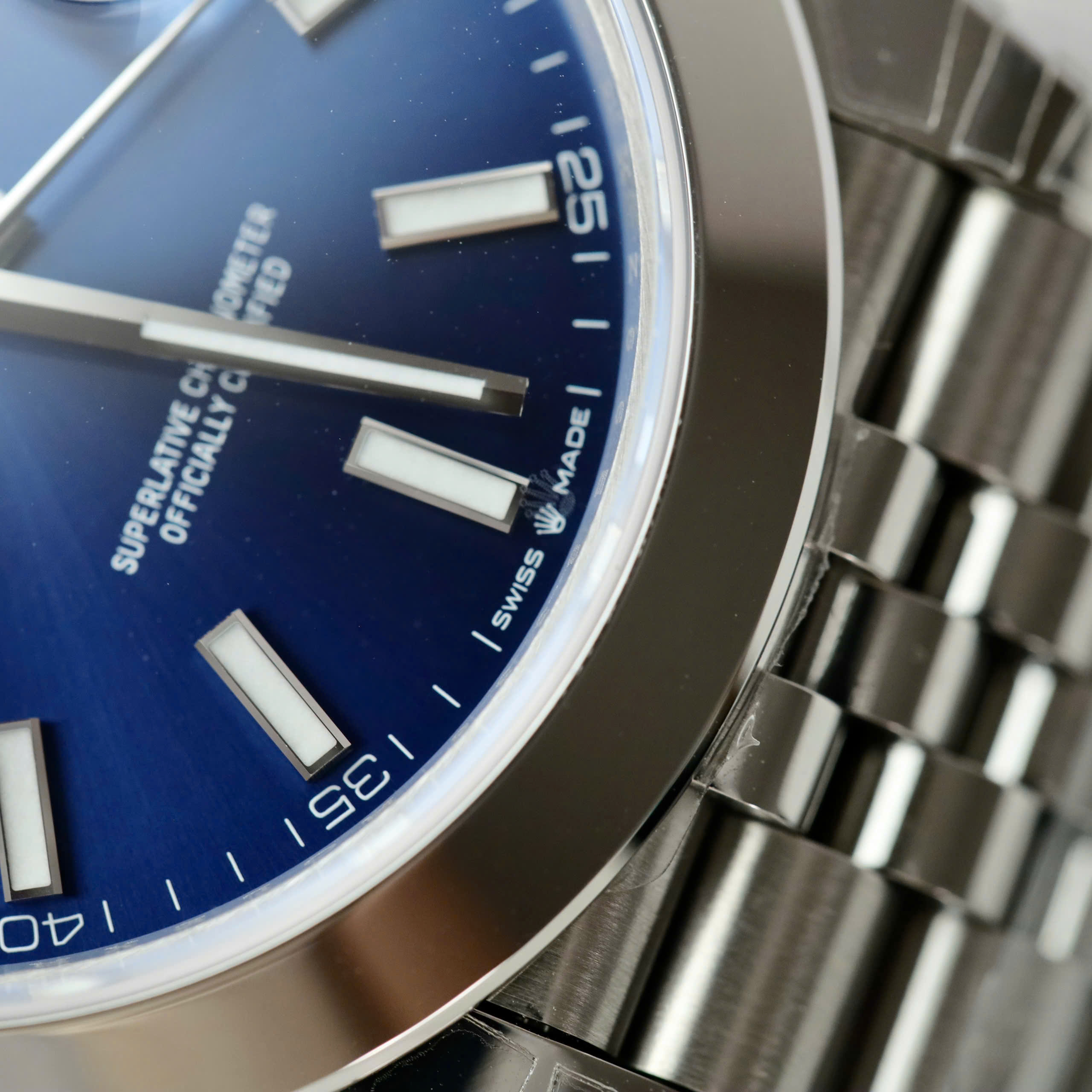 Đồng Hồ Rolex 1 1 DateJust 126300 Mặt Xanh Dương Viền Trơn Nhà Máy VS Chế Tác 41mm (7)