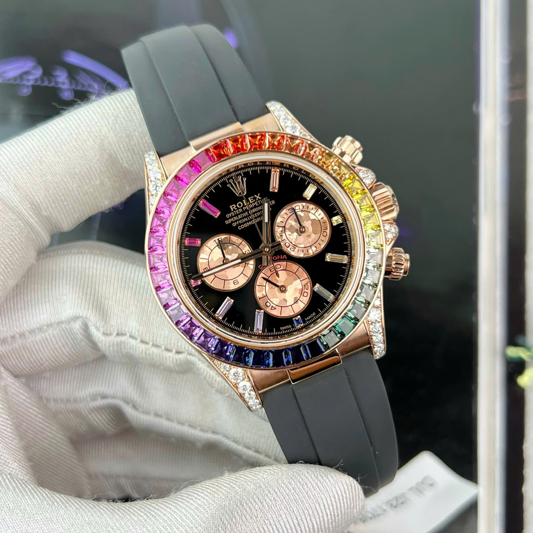 Đồng Hồ Rolex 1 1 Daytona 116595RBOW Rainbow Bọc Vàng Đính Đá Quý Nhân Tạo 40mm (5) Đồng Hồ Rolex 1 1 Daytona 116595RBOW Rainbow Bọc Vàng Đính Đá Quý Nhân Tạo 40mm (10)