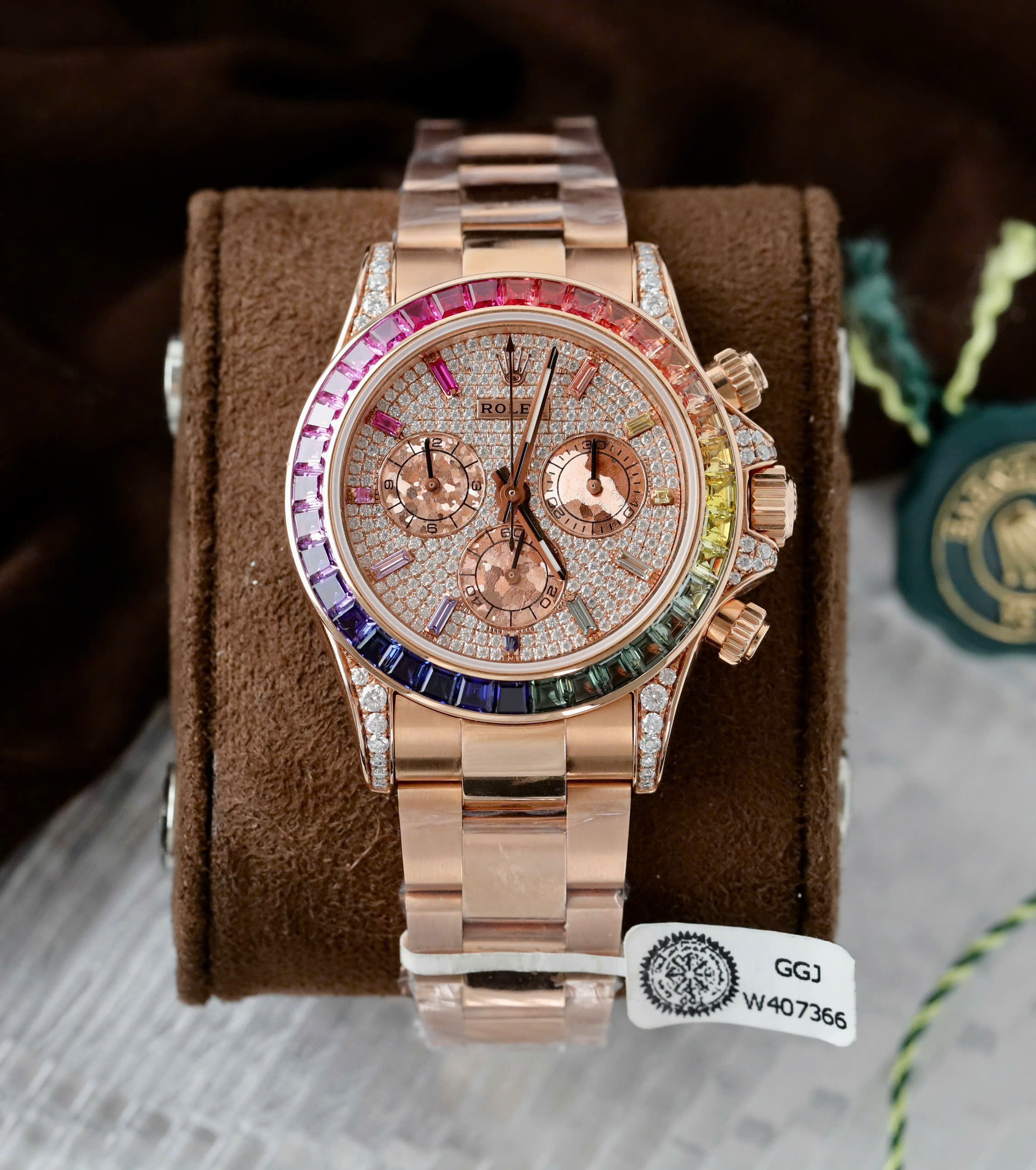 Đồng Hồ Rolex 1 1 Daytona Rainbow Độ Đá Quý Nhân Tạo Bọc Vàng Hồng 18K 40mm (2) Đồng Hồ Rolex 1 1 Daytona Rainbow Độ Đá Quý Nhân Tạo Bọc Vàng Hồng 18K 40mm (9)