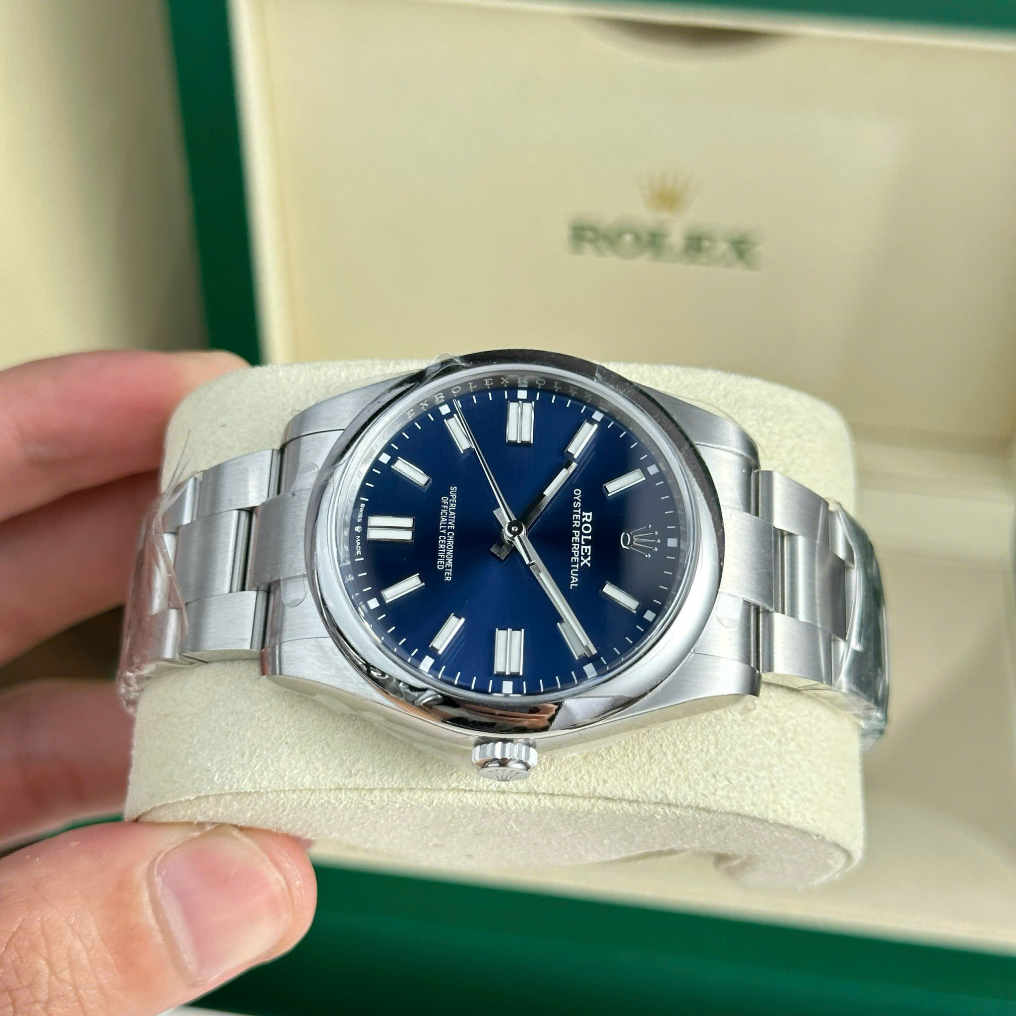 Đồng Hồ Rolex Chế Tác Oyster Perpetual 124300 Mặt Số Blue Nhà Máy Clean 41mm (11) Đồng Hồ Rolex Chế Tác Oyster Perpetual 124300 Mặt Số Blue Nhà Máy Clean 41mm (5)