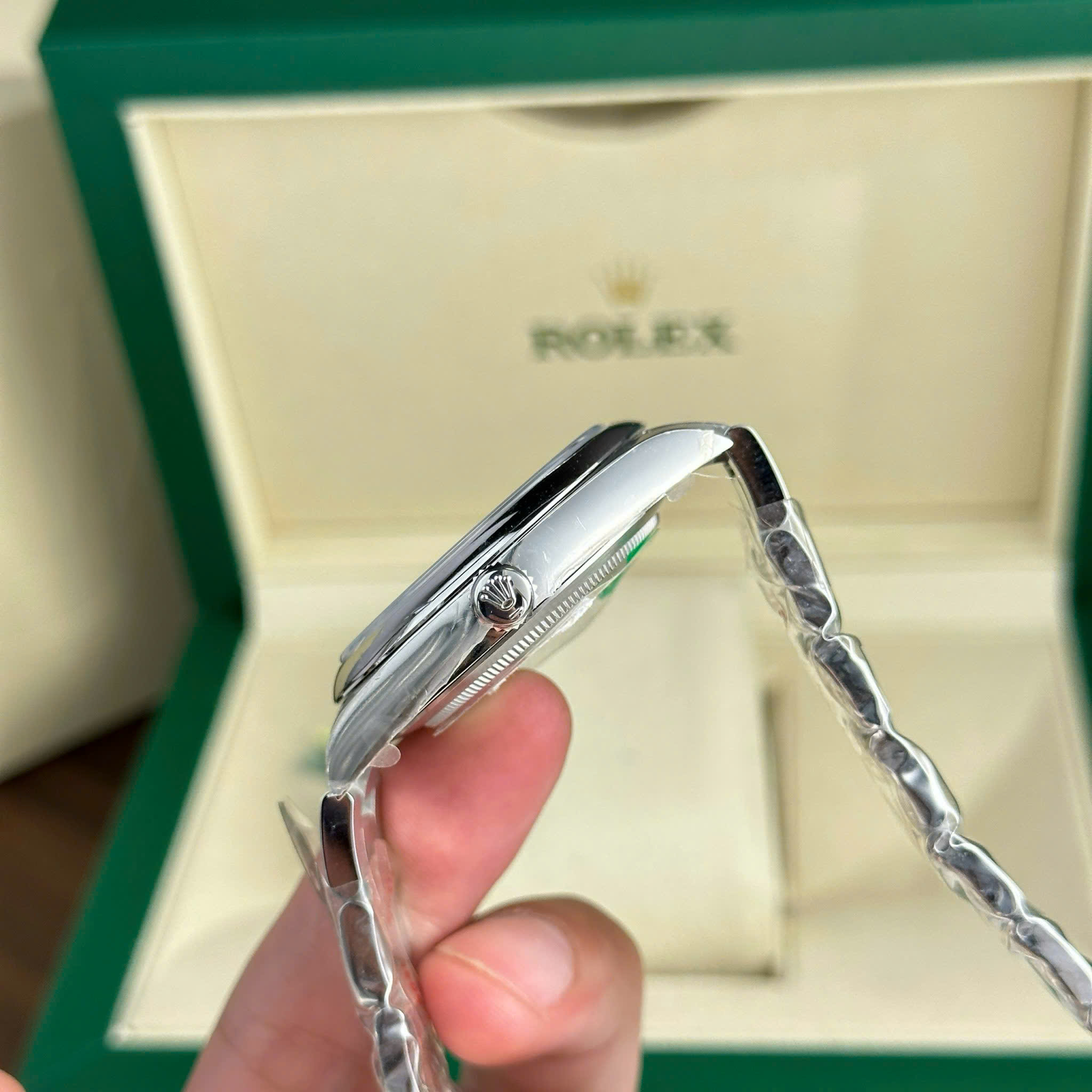 Đồng Hồ Rolex Chế Tác Oyster Perpetual 124300 Mặt Số Blue Nhà Máy Clean 41mm (8) Đồng Hồ Rolex Chế Tác Oyster Perpetual 124300 Mặt Số Blue Nhà Máy Clean 41mm (5)