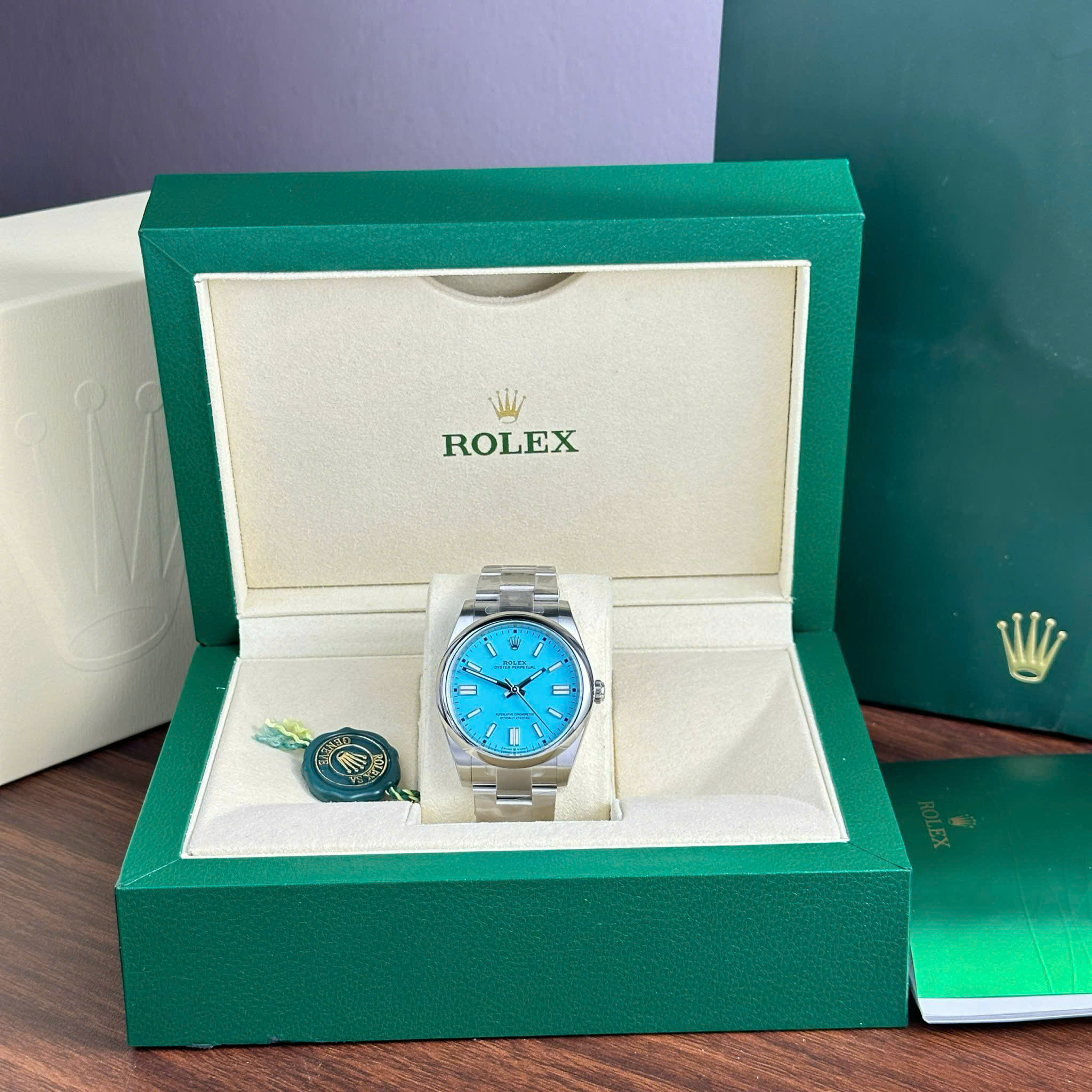 Đồng Hồ Rolex Chế Tác Oyster Perpetual 124300 Mặt Số Xanh Băng Nhà Máy Clean 41mm (12) Đồng Hồ Rolex Chế Tác Oyster Perpetual 124300 Mặt Số Xanh Băng Nhà Máy Clean 41mm (7)