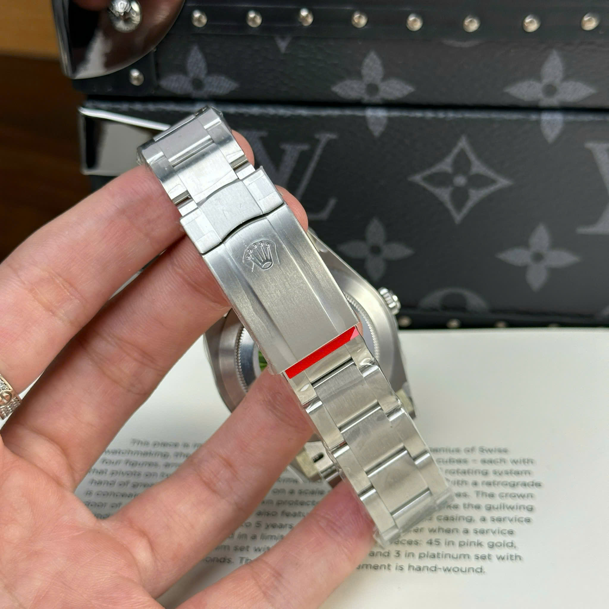 Đồng Hồ Rolex Chế Tác Oyster Perpetual 124300 Mặt Số Xanh Lá Nhà Máy Clean 41mm (7)