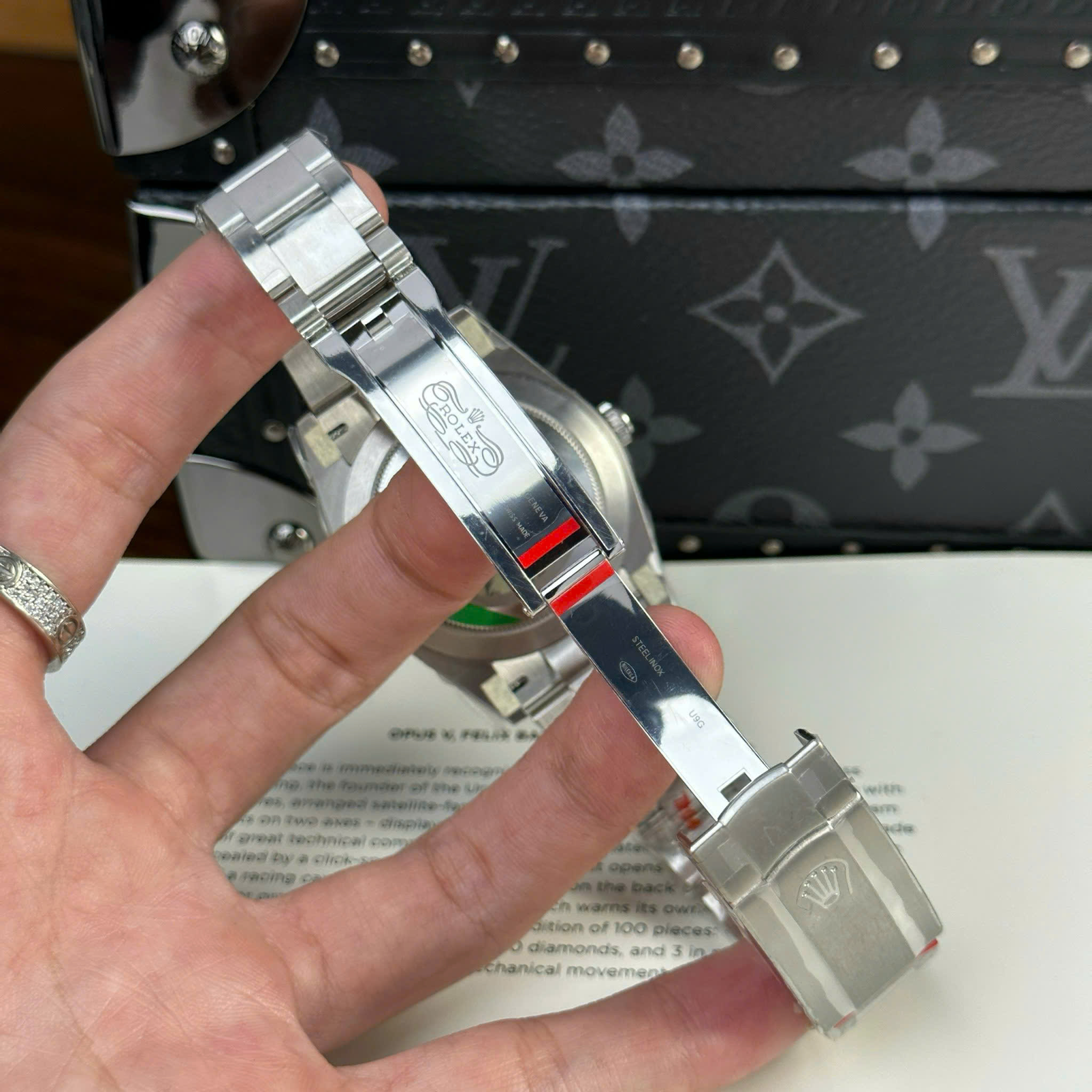 Đồng Hồ Rolex Chế Tác Oyster Perpetual 124300 Mặt Số Xanh Lá Nhà Máy Clean 41mm (8)