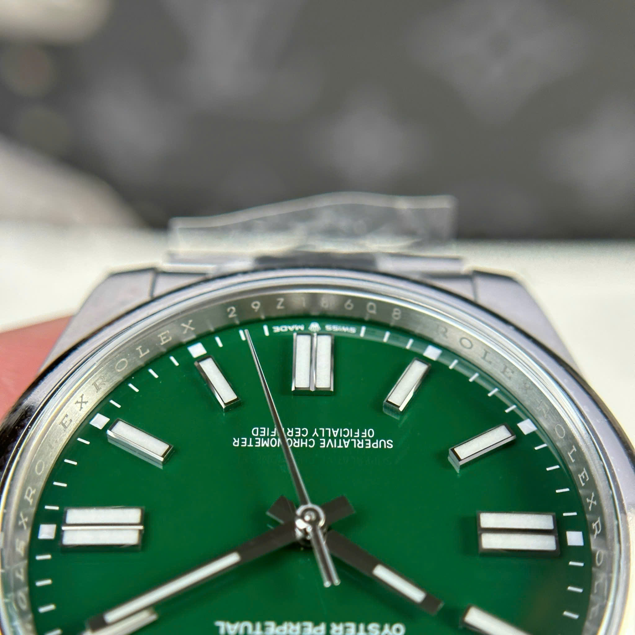 Đồng Hồ Rolex Chế Tác Oyster Perpetual 124300 Mặt Số Xanh Lá Nhà Máy Clean 41mm (9)