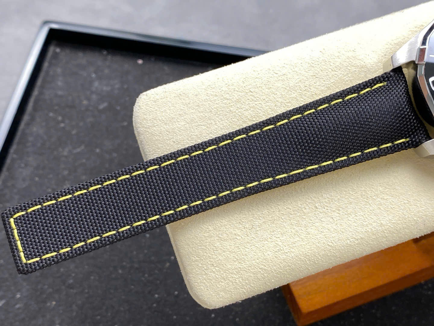 Đồng Hồ TAG Heuer Aquaracer Replica Cao Cấp Nhất Dây Da Đen 43mm (2)