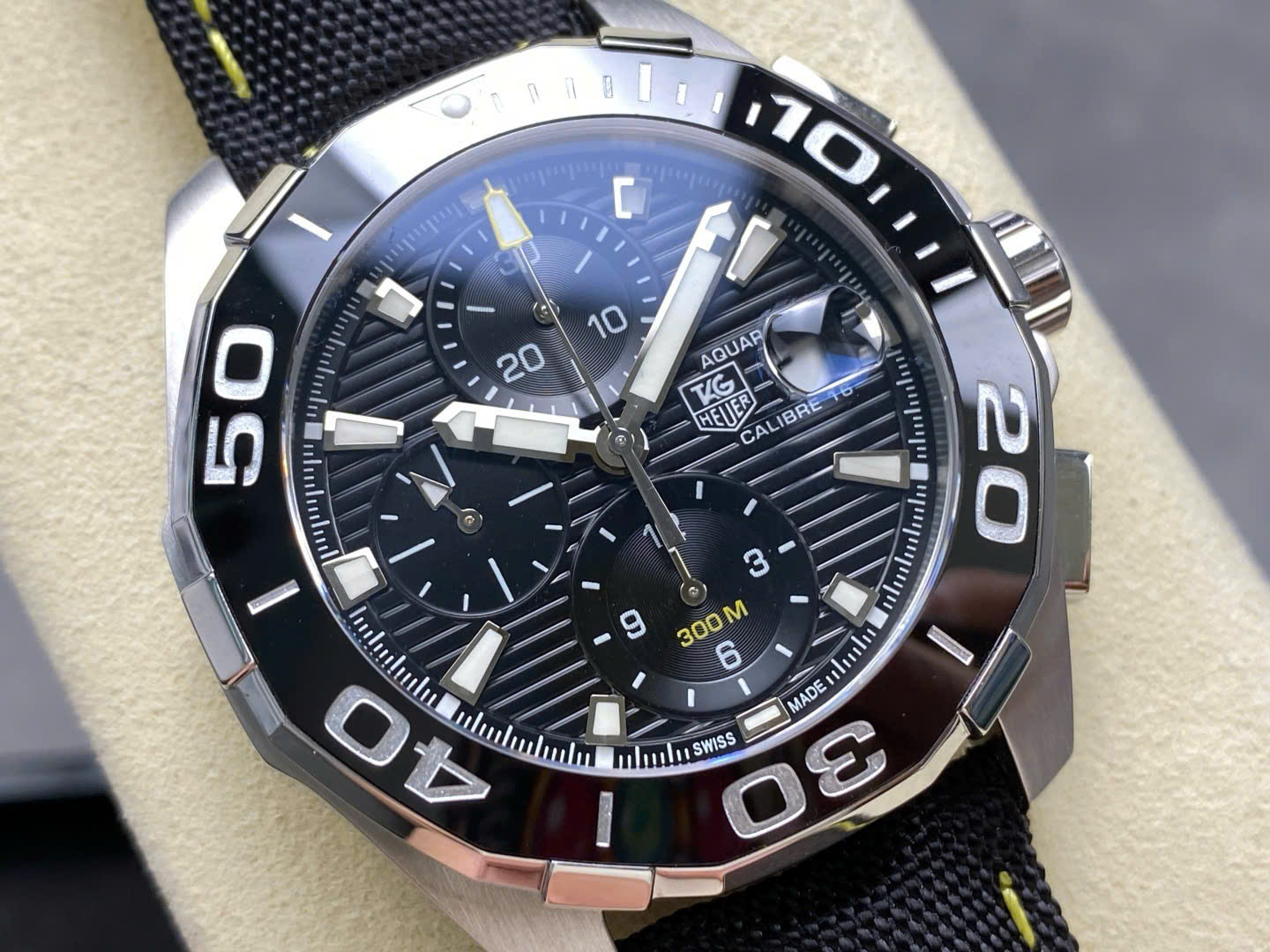 Đồng Hồ TAG Heuer Aquaracer Replica Cao Cấp Nhất Dây Da Đen 43mm (9) Đồng Hồ TAG Heuer Aquaracer Replica Cao Cấp Nhất Dây Da Đen 43mm (9)