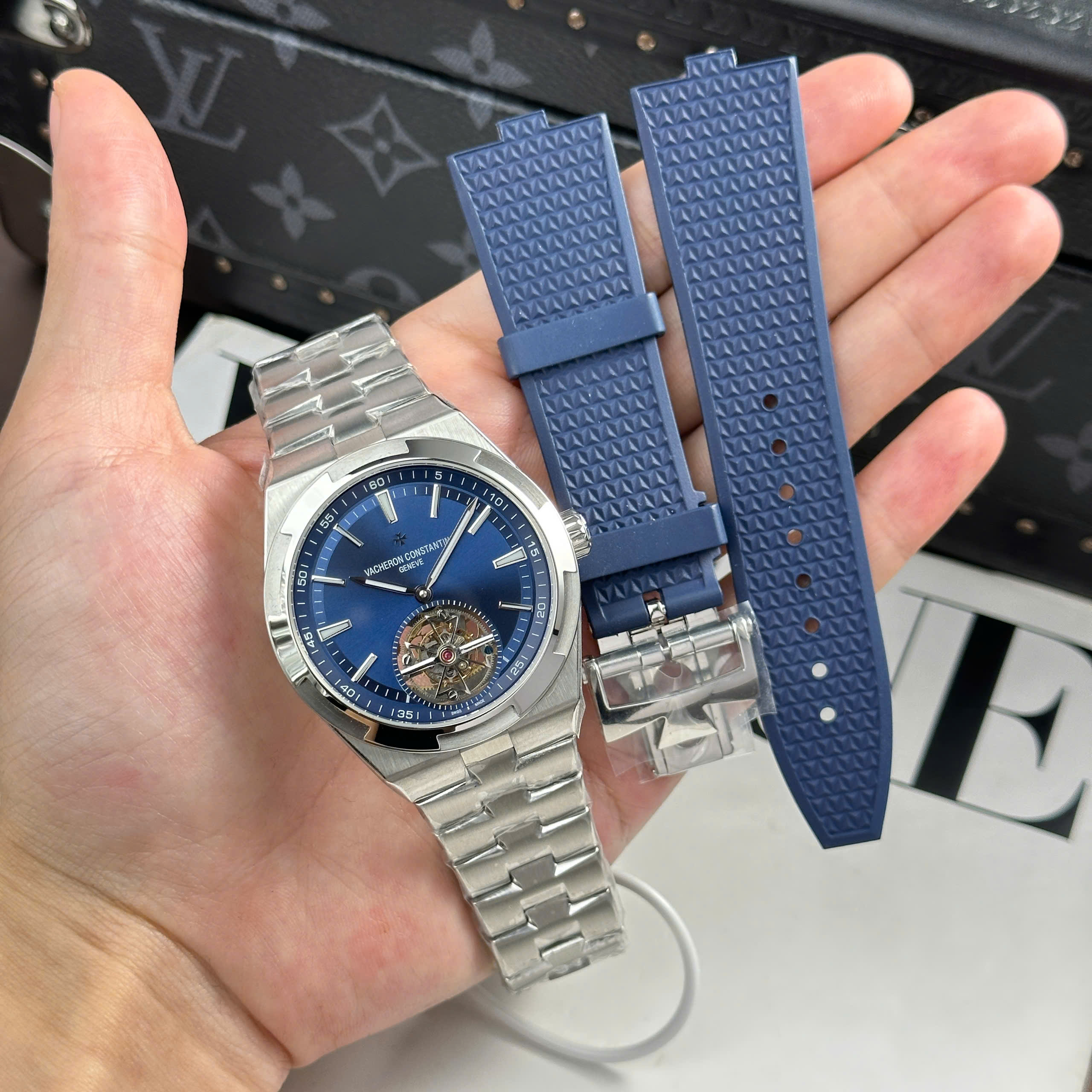 Đồng Hồ Vacheron Constantin Overseas 6000V Replica 11 Nhà Máy BBR 42,5mm (10) Đồng Hồ Vacheron Constantin Overseas 6000V Replica 11 Nhà Máy BBR 42,5mm (10)