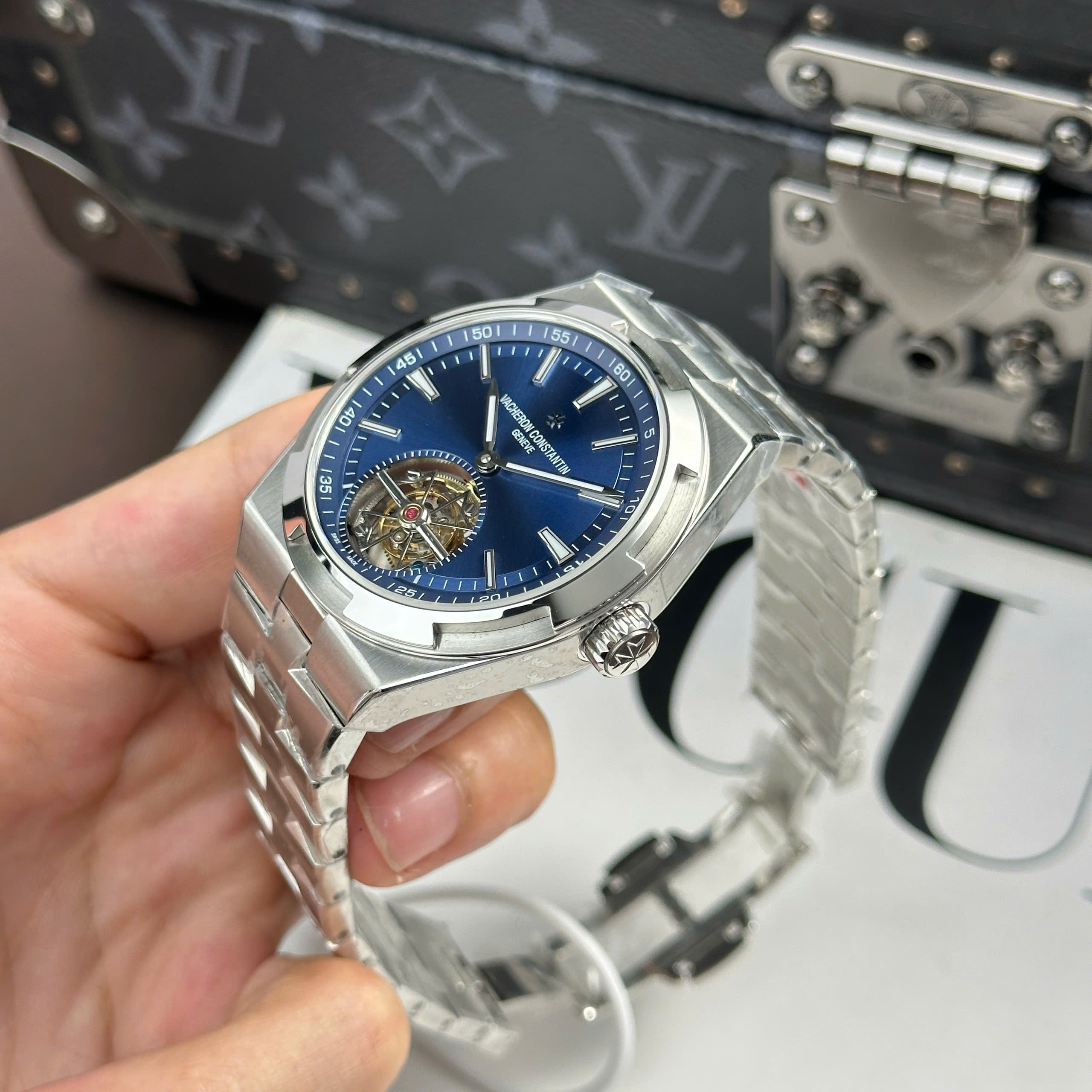 Đồng Hồ Vacheron Constantin Overseas 6000V Replica 11 Nhà Máy BBR 42,5mm (2)