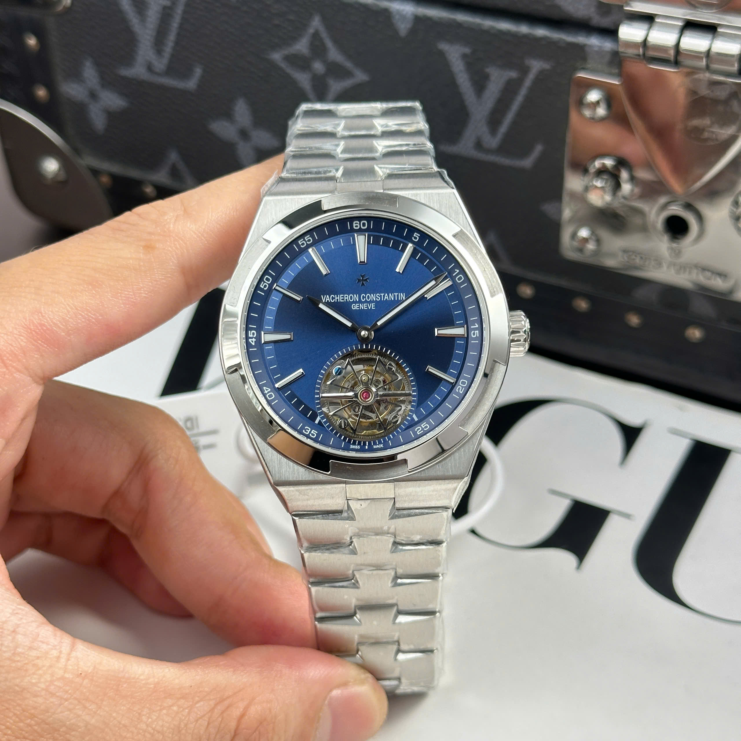 Đồng Hồ Vacheron Constantin Overseas 6000V Replica 11 Nhà Máy BBR 42,5mm (3)