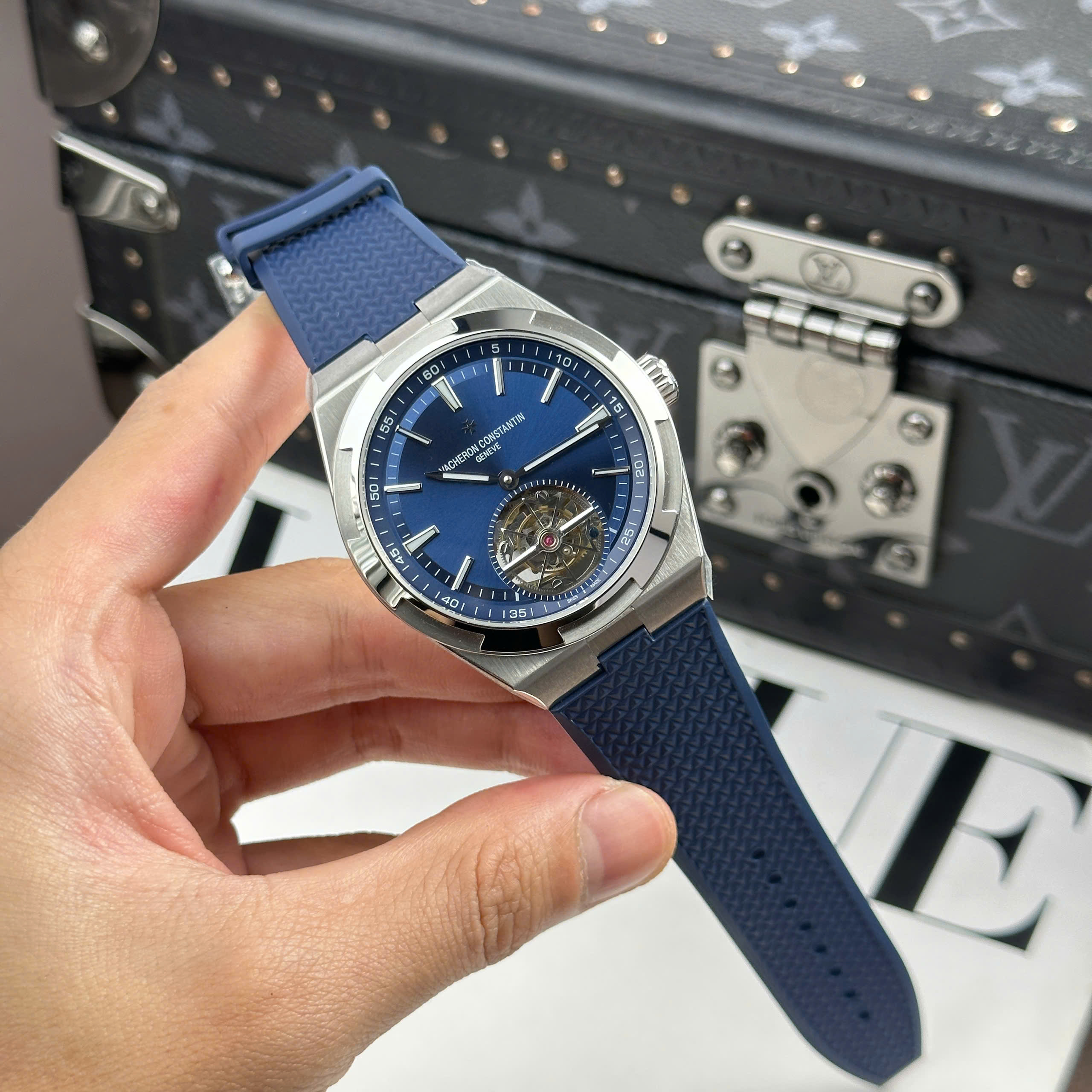 Đồng Hồ Vacheron Constantin Overseas 6000V Replica 11 Nhà Máy BBR 42,5mm (6)