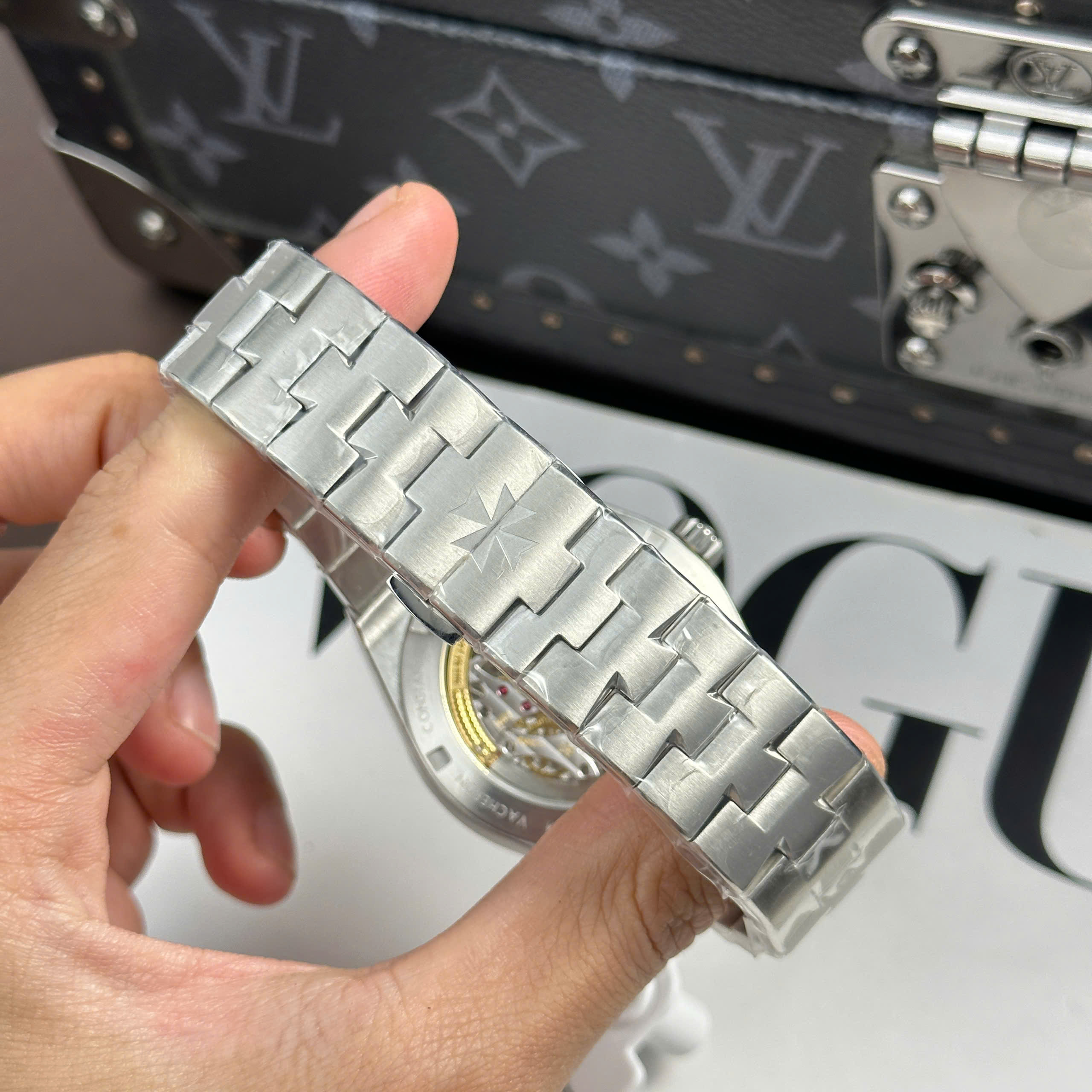 Đồng Hồ Vacheron Constantin Overseas 6000V Replica 11 Nhà Máy BBR 42,5mm (9)