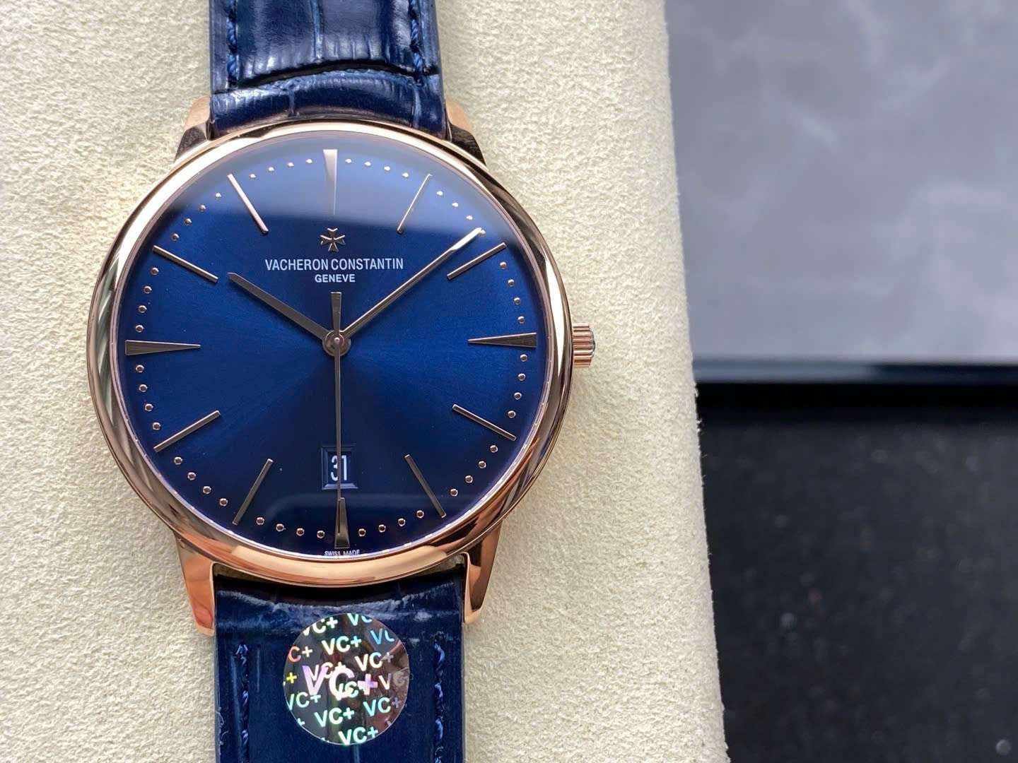 Đồng Hồ Vacheron Constantin Patrimony 85180 Rose Gold Màu Xanh Dương Rep 11 Nhà Máy VS+ 40mm (1) Đồng Hồ Vacheron Constantin Patrimony 85180 Rose Gold Màu Xanh Dương Rep 11 Nhà Máy VS+ 40mm (1)