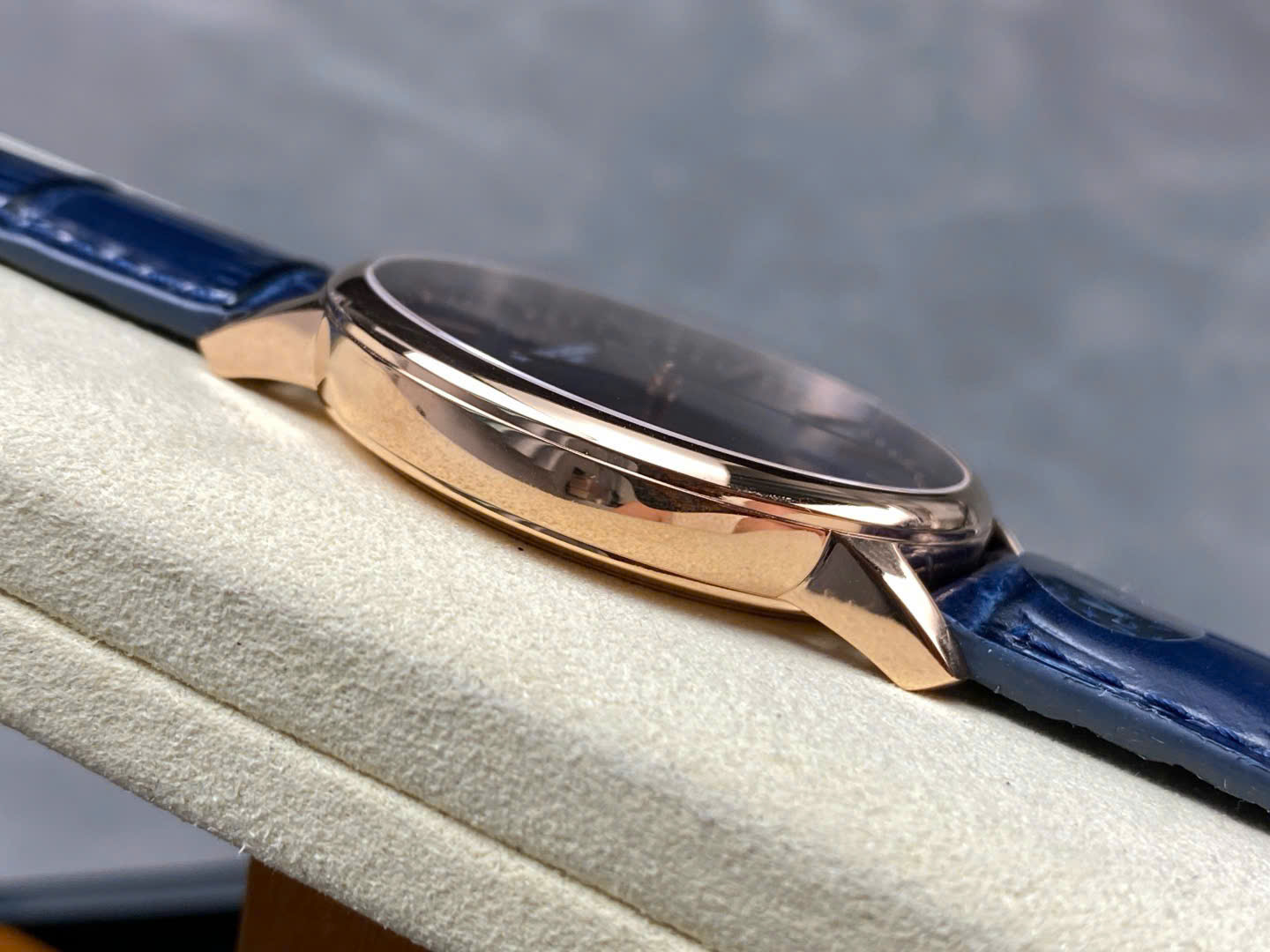 Đồng Hồ Vacheron Constantin Patrimony 85180 Rose Gold Màu Xanh Dương Rep 11 Nhà Máy VS+ 40mm (2) Đồng Hồ Vacheron Constantin Patrimony 85180 Rose Gold Màu Xanh Dương Rep 11 Nhà Máy VS+ 40mm (1)