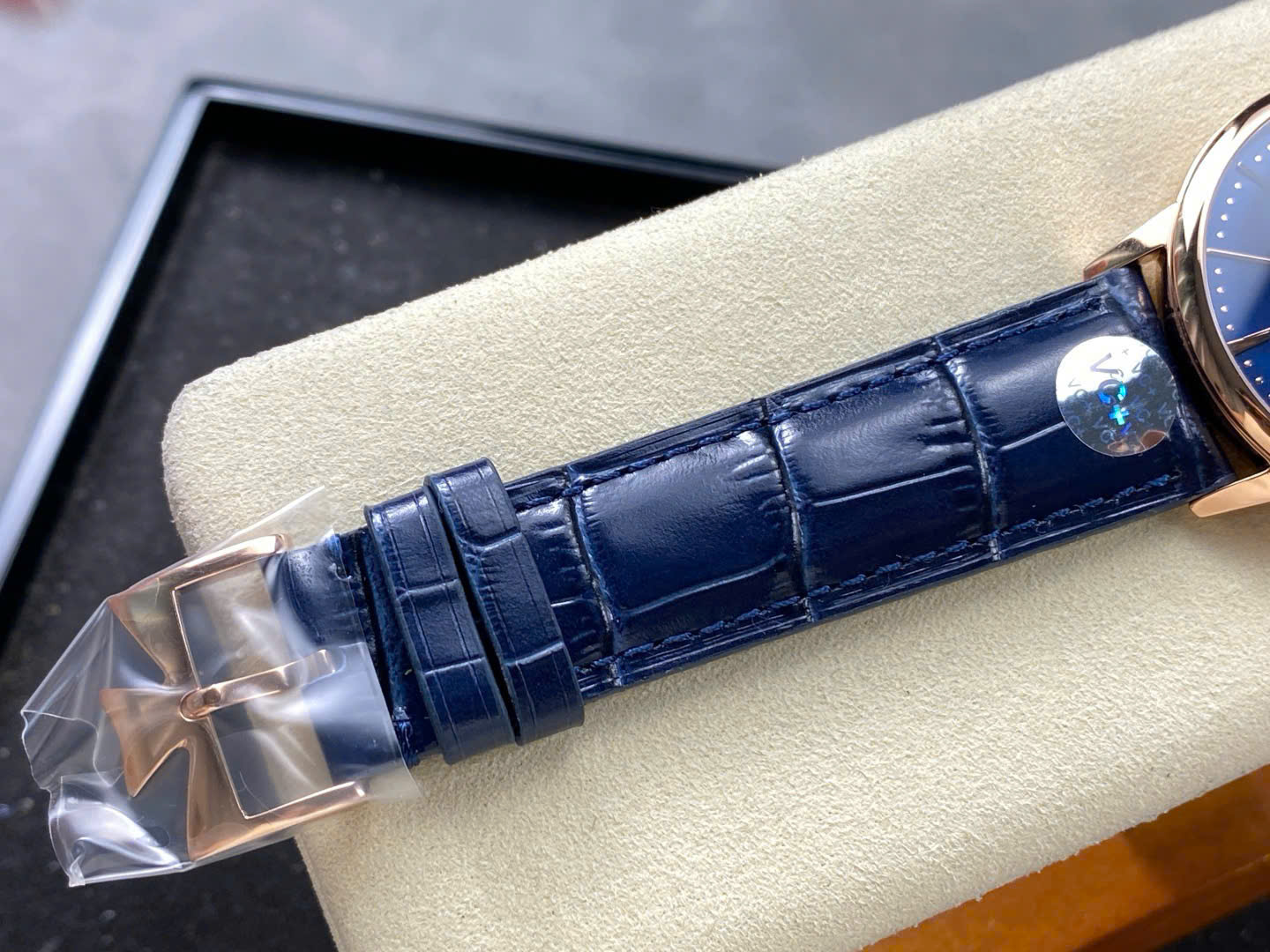 Đồng Hồ Vacheron Constantin Patrimony 85180 Rose Gold Màu Xanh Dương Rep 11 Nhà Máy VS+ 40mm (4) Đồng Hồ Vacheron Constantin Patrimony 85180 Rose Gold Màu Xanh Dương Rep 11 Nhà Máy VS+ 40mm (1)