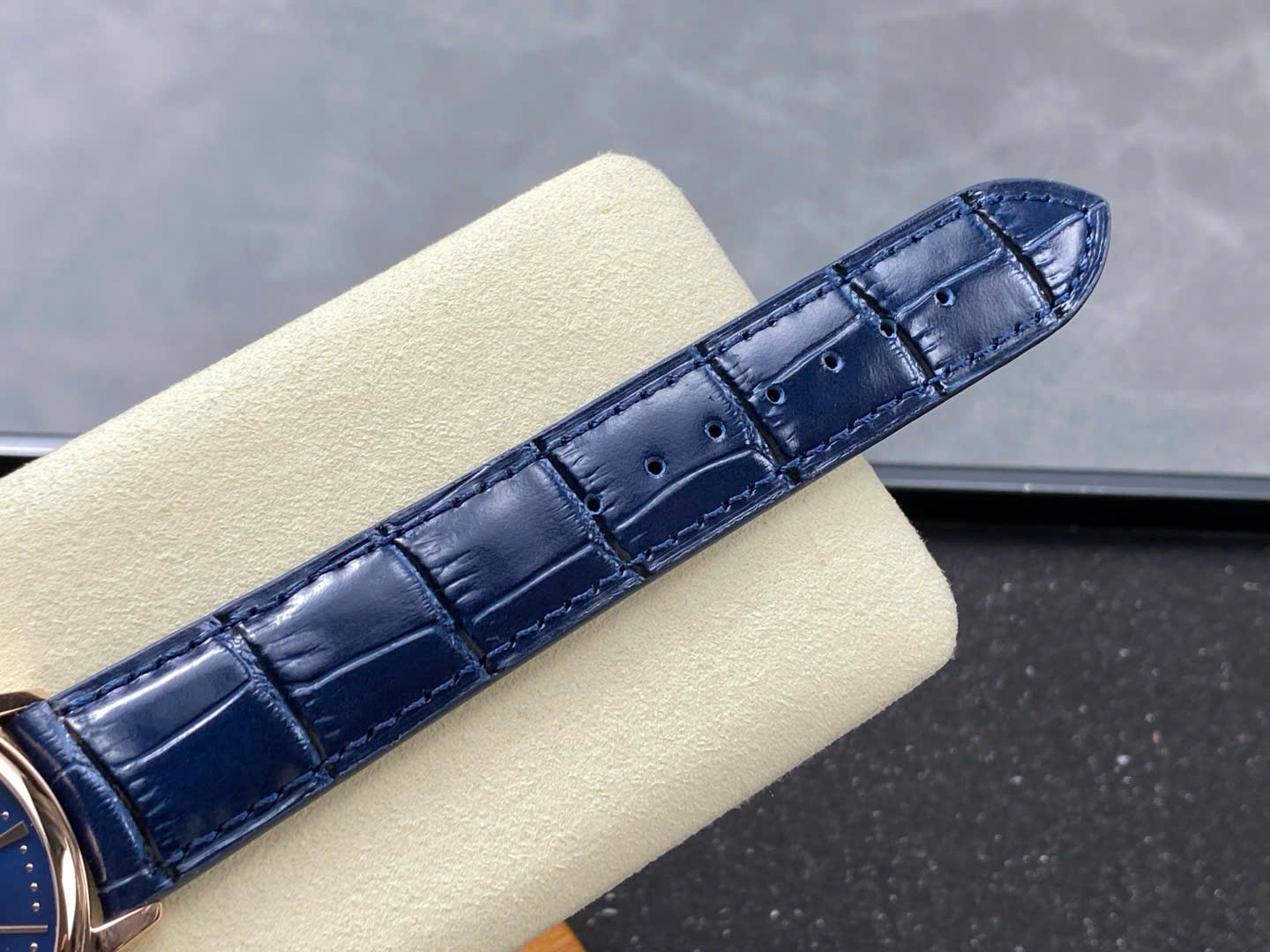 Đồng Hồ Vacheron Constantin Patrimony 85180 Rose Gold Màu Xanh Dương Rep 11 Nhà Máy VS+ 40mm (7)