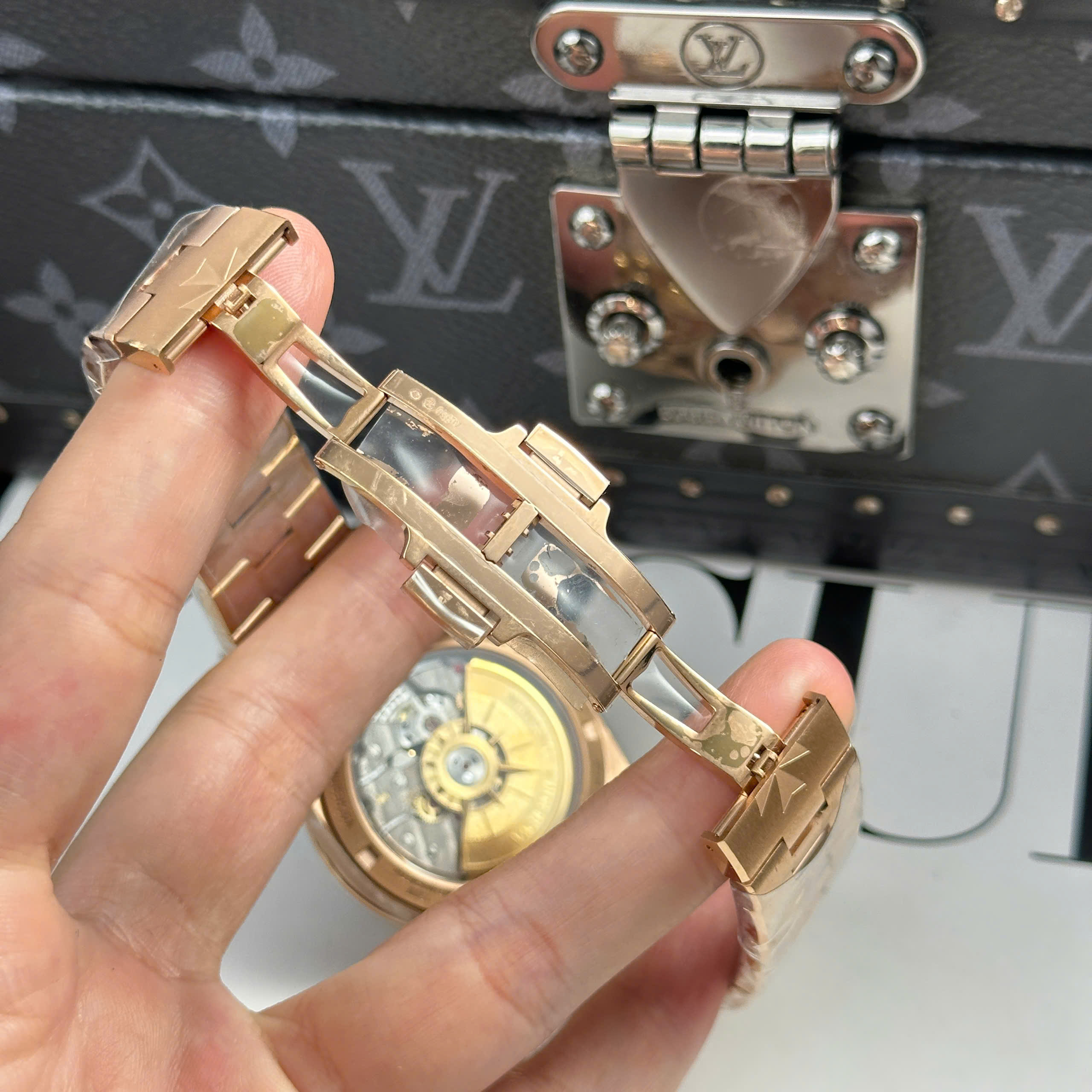 Đồng hồ Vacheron Constantin Rep 11 Overseas 4500V Mặt Xanh Lá Cây MKS Factory 41mm (4)