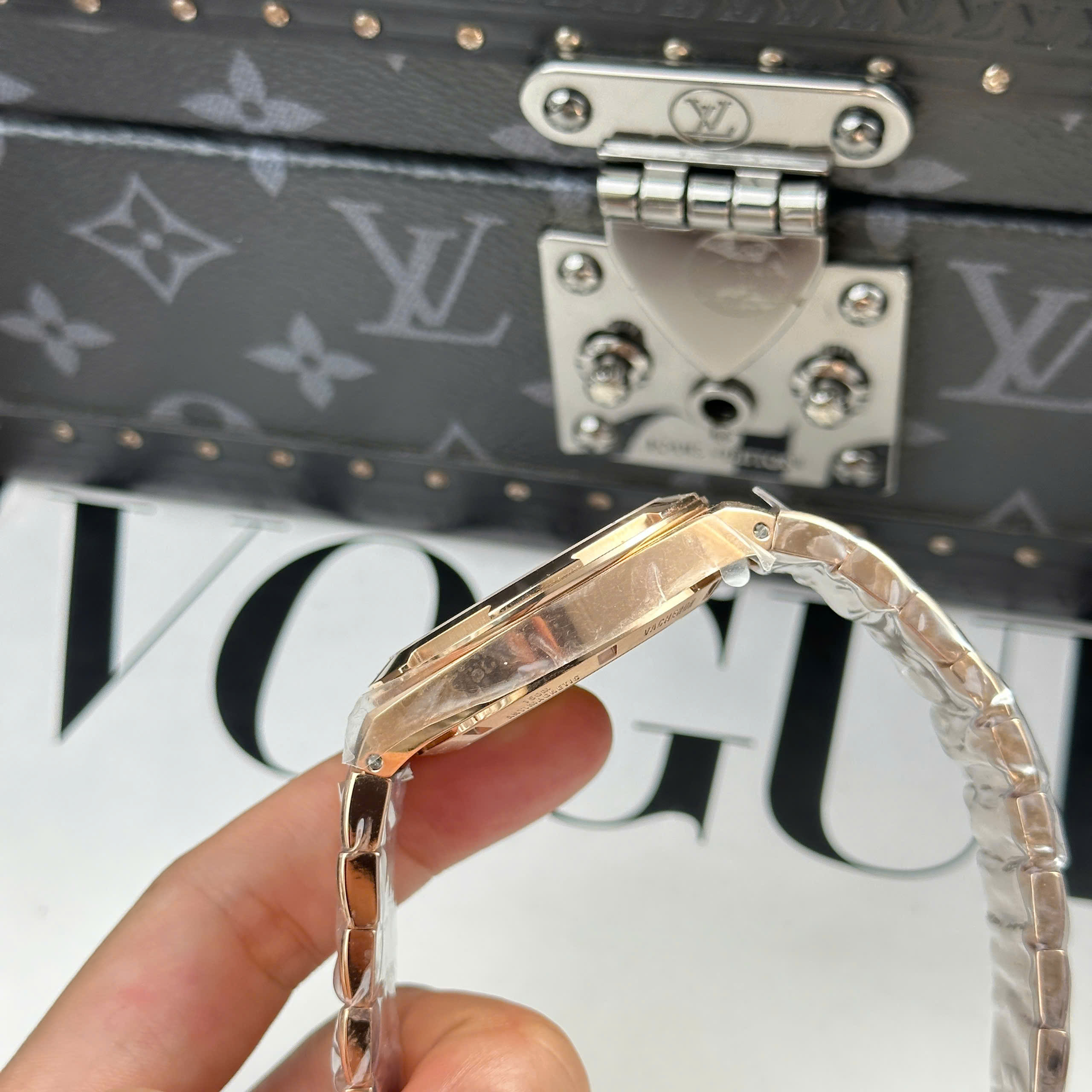 Đồng hồ Vacheron Constantin Rep 11 Overseas 4500V Mặt Xanh Lá Cây MKS Factory 41mm (6) Đồng hồ Vacheron Constantin Rep 11 Overseas 4500V Mặt Xanh Lá Cây MKS Factory 41mm (2)