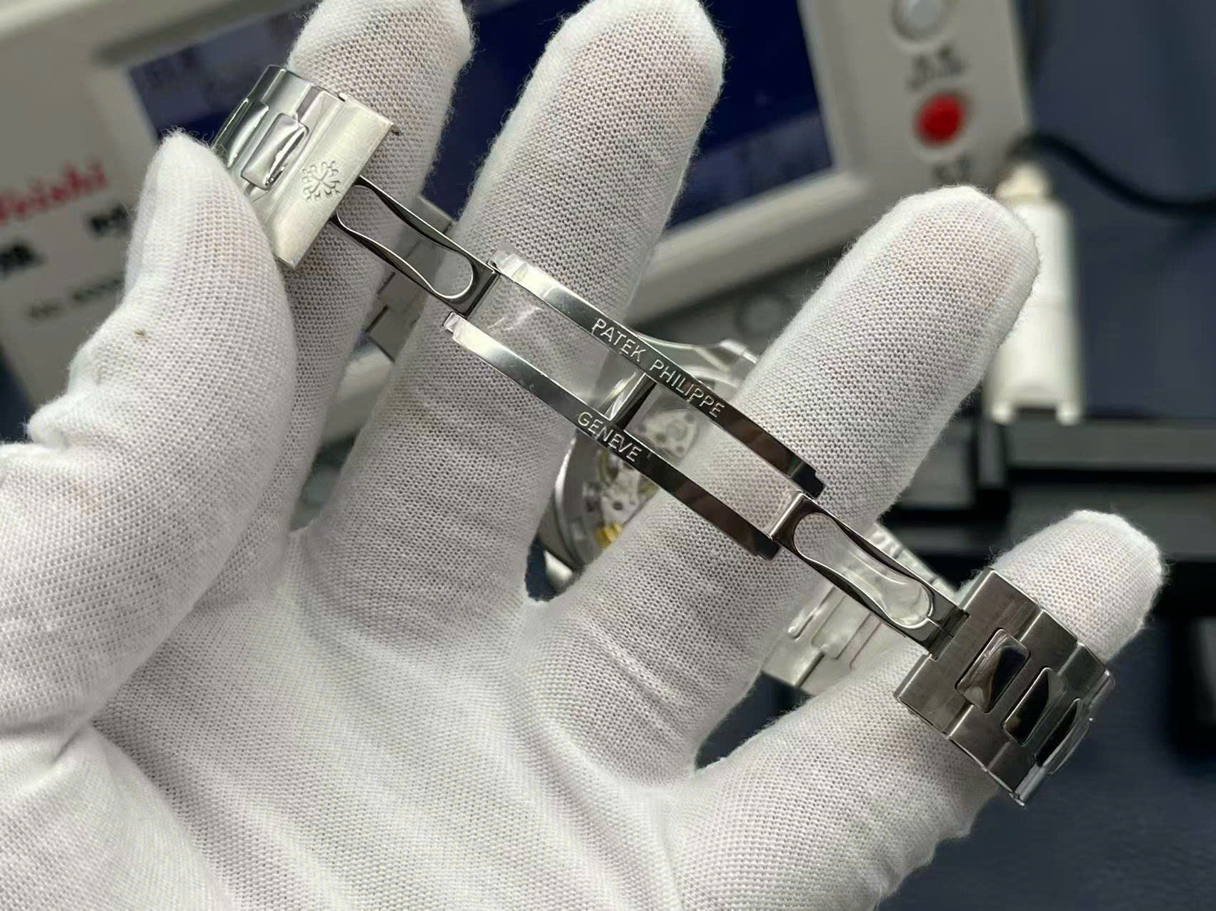 Đồng Hồ Patek Philippe Nautilus 5711-1P 40th Anniversary Chế Tác Cao Cấp 44mm (2)