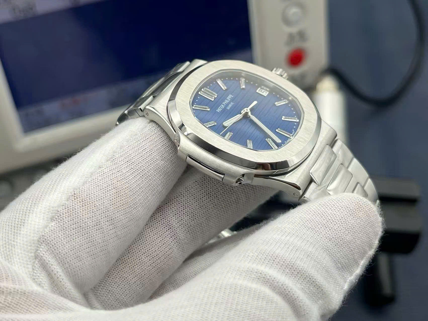 Đồng Hồ Patek Philippe Nautilus 5711-1P 40th Anniversary Chế Tác Cao Cấp 44mm (4)