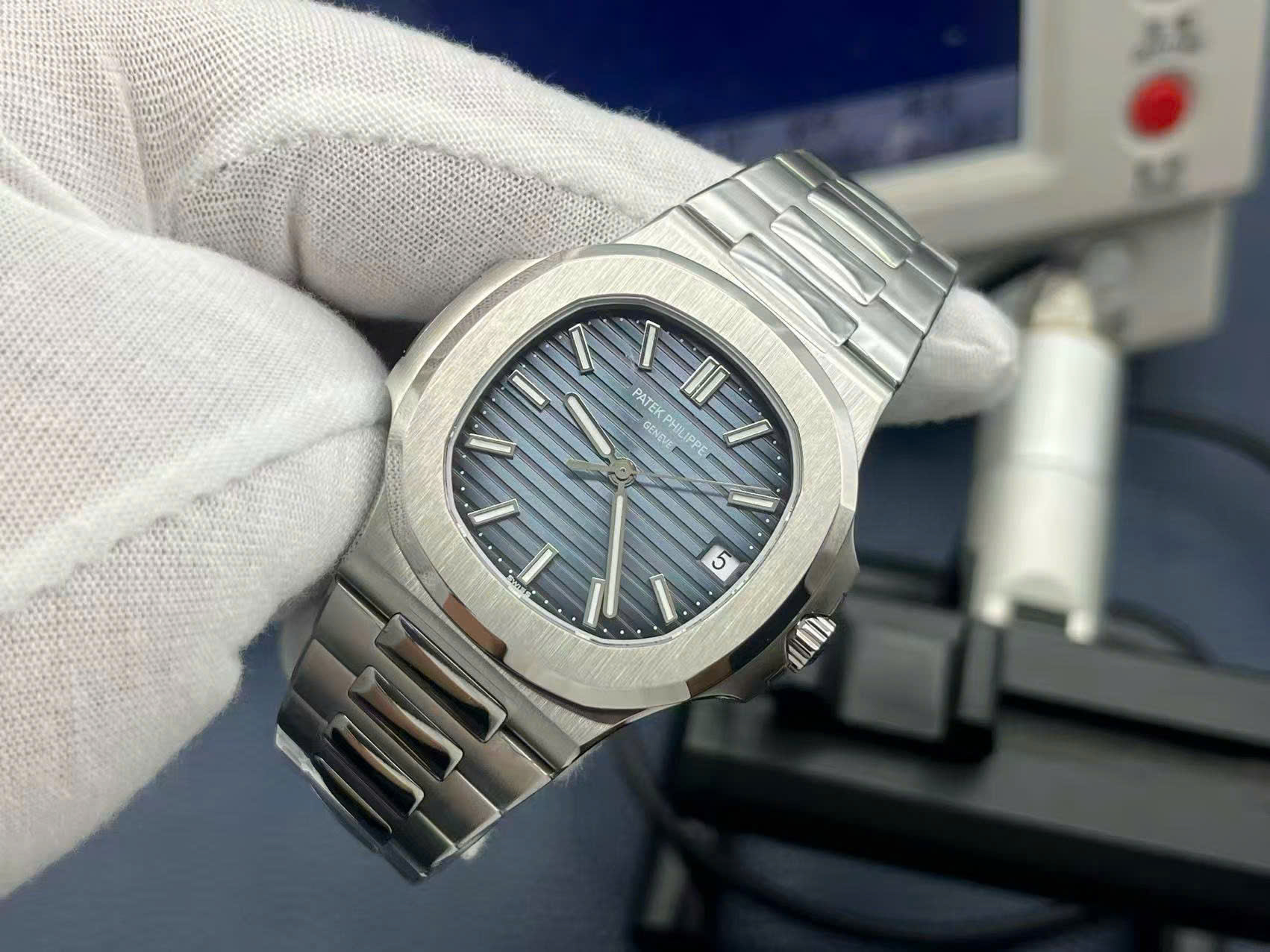 Đồng Hồ Patek Philippe Nautilus 5711 Mặt Số Xanh Blue Replica Cao Cấp Xưởng 3K 40mm (1) Đồng Hồ Patek Philippe Nautilus 5711 Mặt Số Xanh Blue Replica Cao Cấp Xưởng 3K 40mm (8)