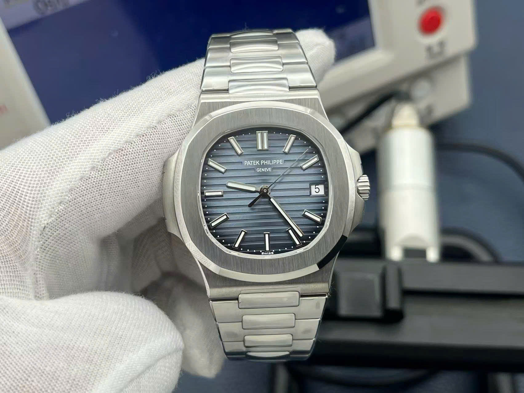 Đồng Hồ Patek Philippe Nautilus 5711 Mặt Số Xanh Blue Replica Cao Cấp Xưởng 3K 40mm (10) Đồng Hồ Patek Philippe Nautilus 5711 Mặt Số Xanh Blue Replica Cao Cấp Xưởng 3K 40mm (8)