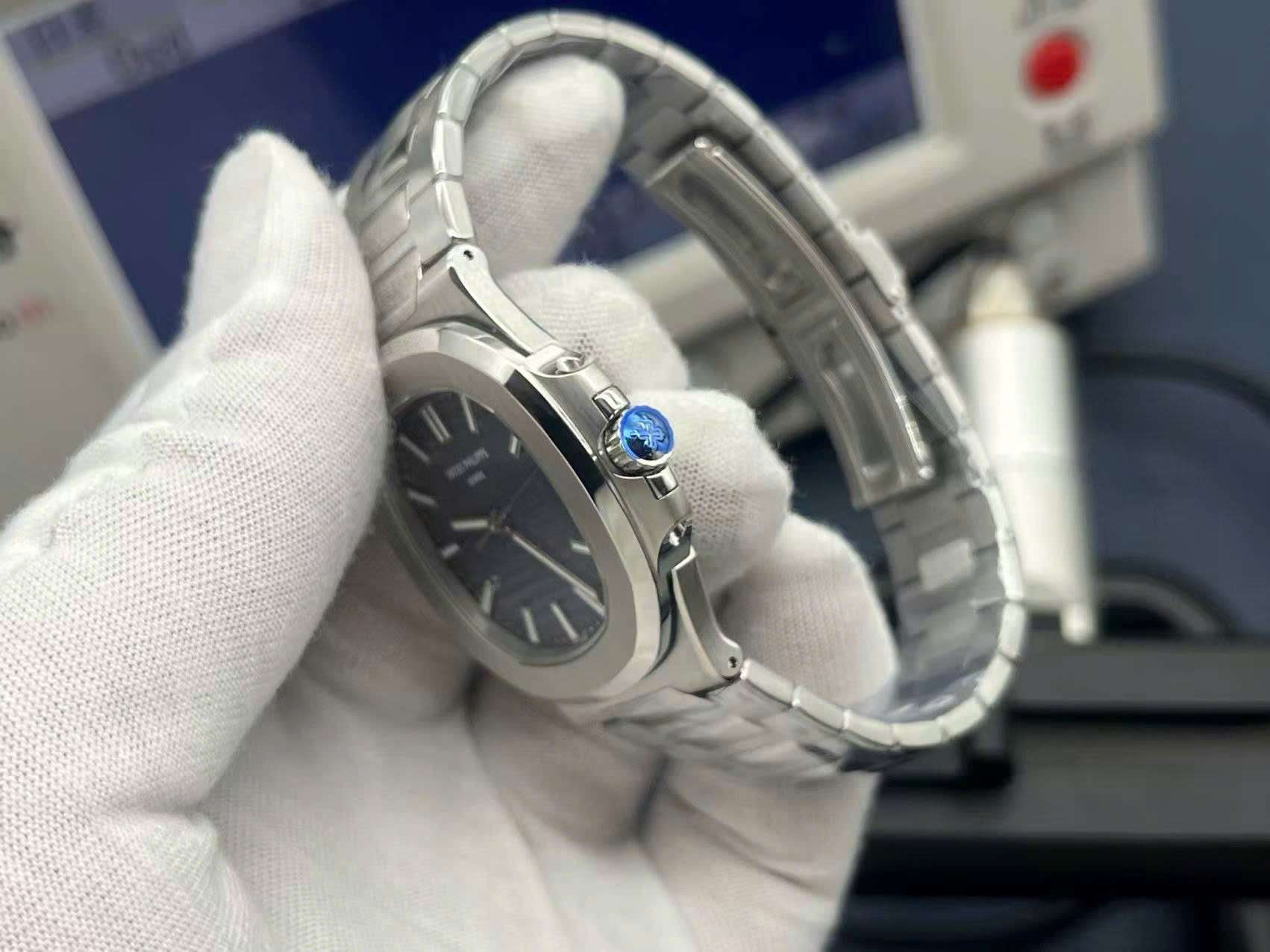 Đồng Hồ Patek Philippe Nautilus 5711 Mặt Số Xanh Blue Replica Cao Cấp Xưởng 3K 40mm (2)