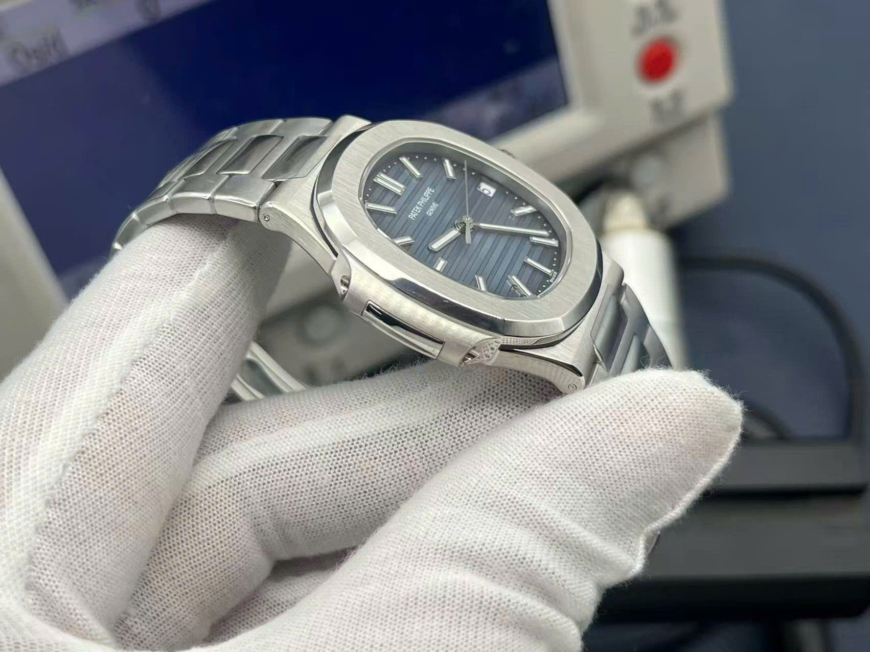 Đồng Hồ Patek Philippe Nautilus 5711 Mặt Số Xanh Blue Replica Cao Cấp Xưởng 3K 40mm (7)