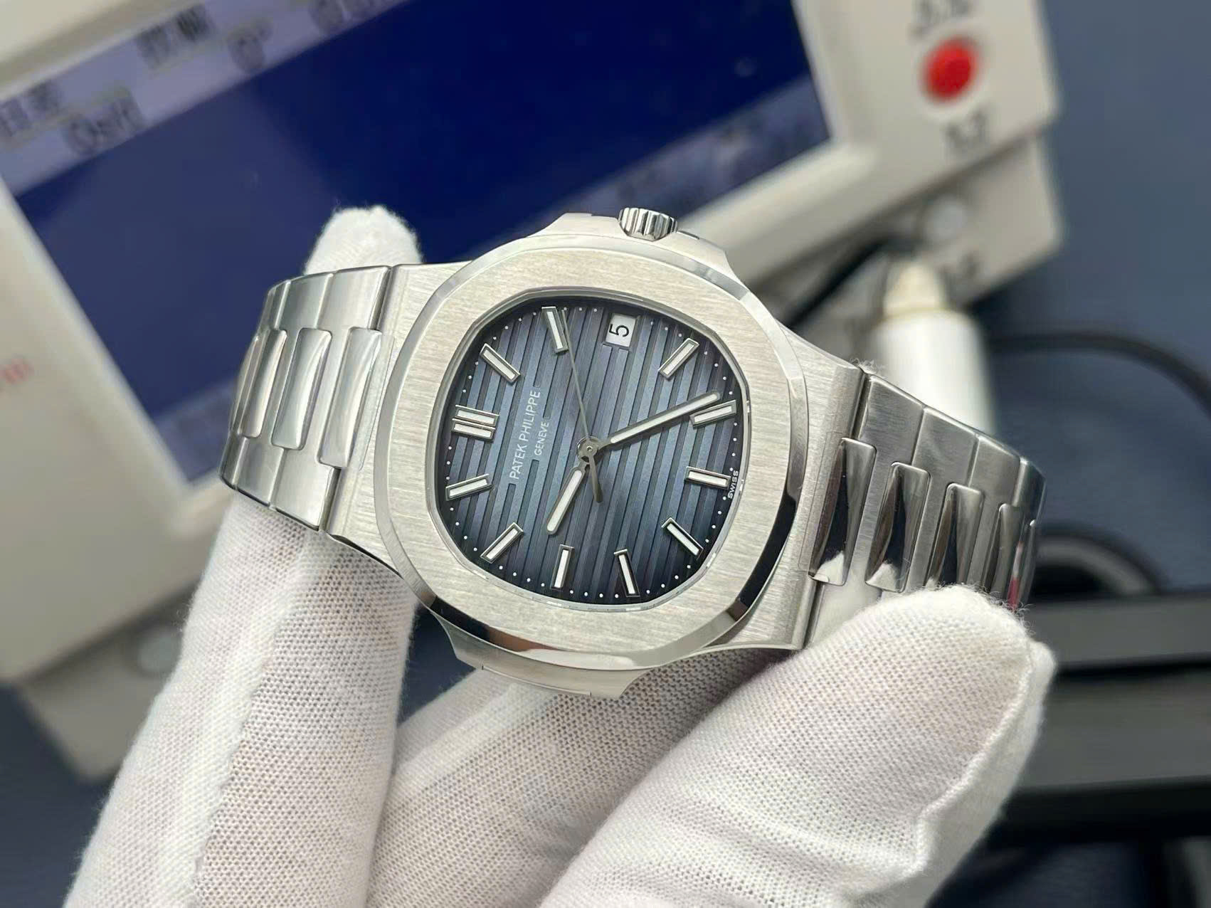 Đồng Hồ Patek Philippe Nautilus 5711 Mặt Số Xanh Blue Replica Cao Cấp Xưởng 3K 40mm (8) Đồng Hồ Patek Philippe Nautilus 5711 Mặt Số Xanh Blue Replica Cao Cấp Xưởng 3K 40mm (8)