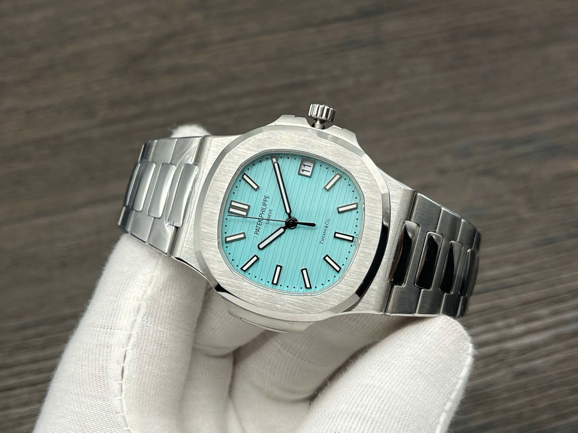 Đồng Hồ Patek Philippe Nautilus 5711 Mặt Số Xanh Tiffany Replica Cao Cấp Xưởng 3K 40mm (4) Đồng Hồ Patek Philippe Nautilus 5711 Mặt Số Xanh Tiffany Replica Cao Cấp Xưởng 3K 40mm (4)