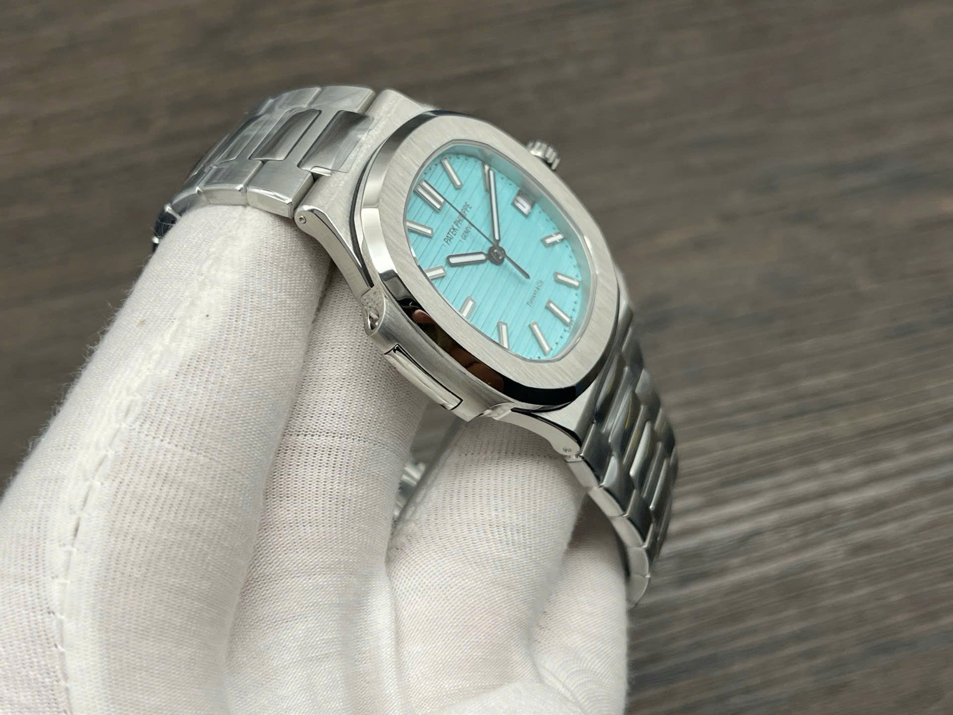 Đồng Hồ Patek Philippe Nautilus 5711 Mặt Số Xanh Tiffany Replica Cao Cấp Xưởng 3K 40mm (6)