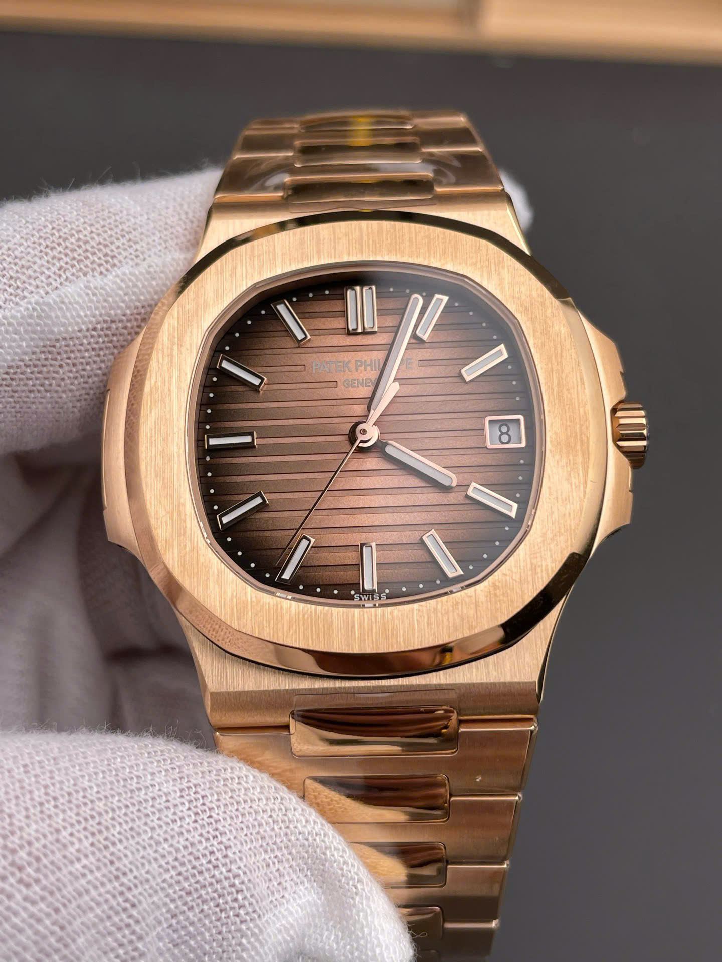 Đồng Hồ Patek Philippe Nautilus 5711R Mặt Chocolate Replica Xưởng 3K 40mm (1) Đồng Hồ Patek Philippe Nautilus 5711R Mặt Chocolate Replica Xưởng 3K 40mm (1)