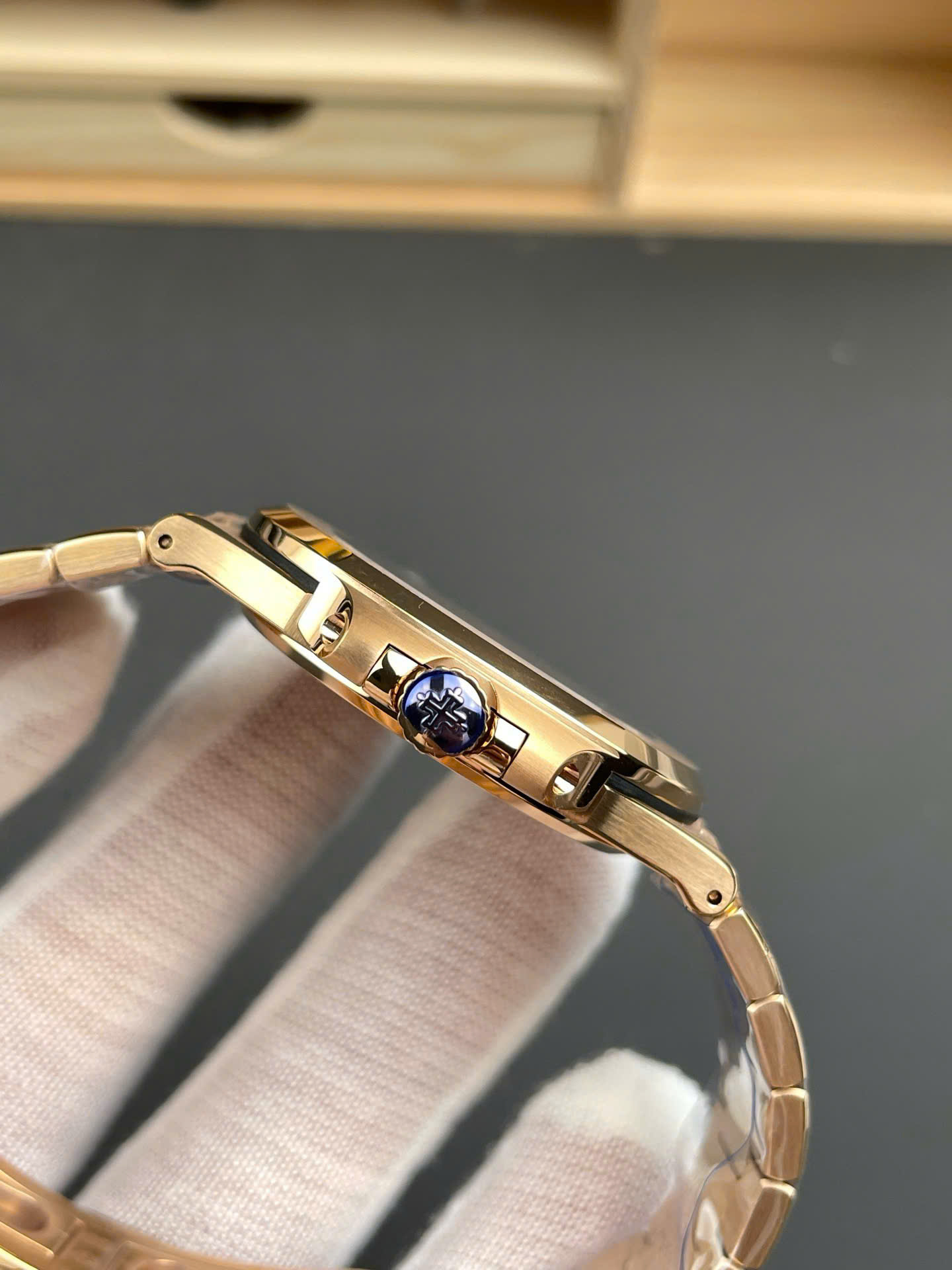 Đồng Hồ Patek Philippe Nautilus 5711R Mặt Chocolate Replica Xưởng 3K 40mm (9)