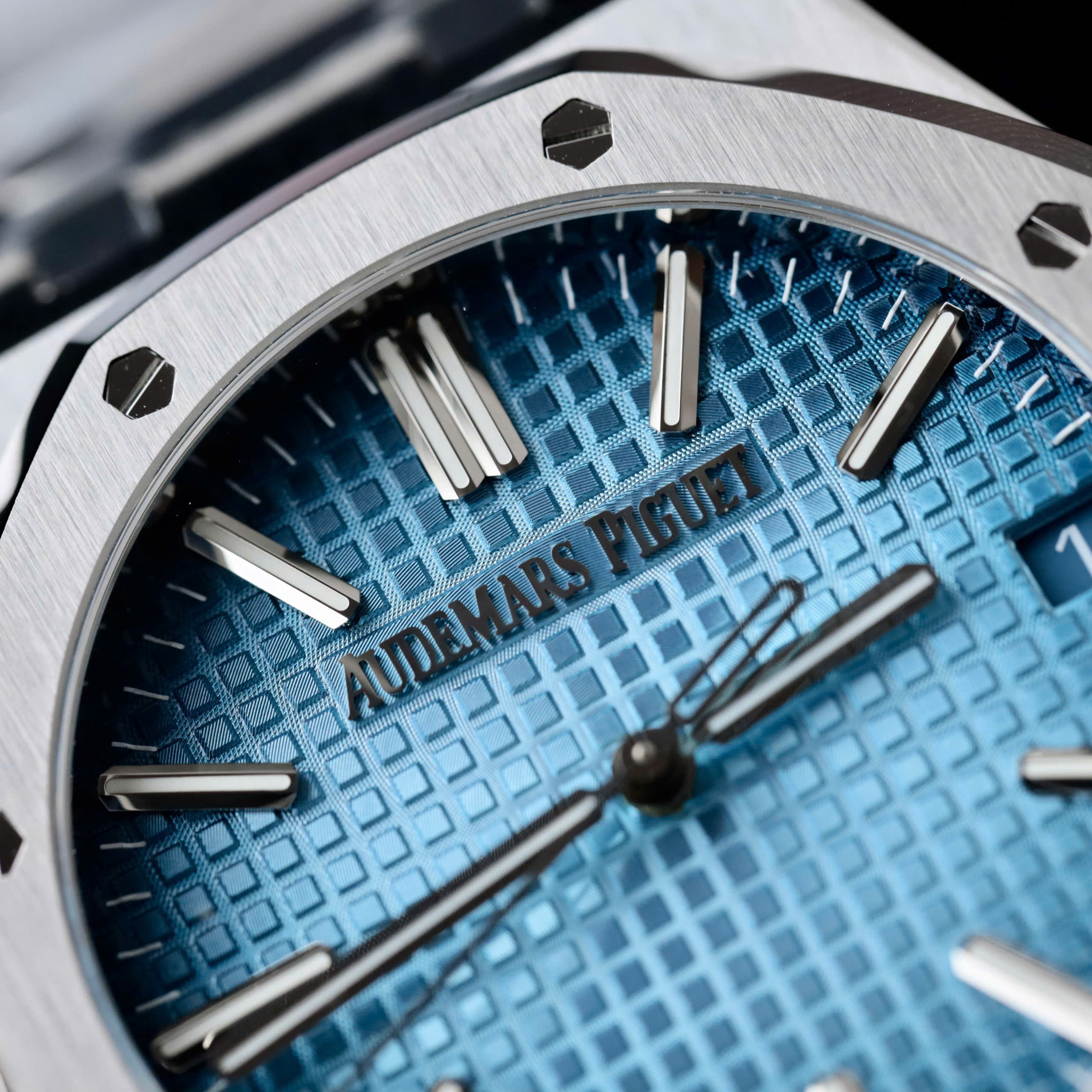 Đồng Hồ Audemars Piguet Royal Oak 15510BC Replica 11 Mặt Xanh Nhà máy ZF 41mm (8) Đồng Hồ Audemars Piguet Royal Oak 15510BC Replica 1:1 Mặt Xanh Nhà máy ZF 41mm