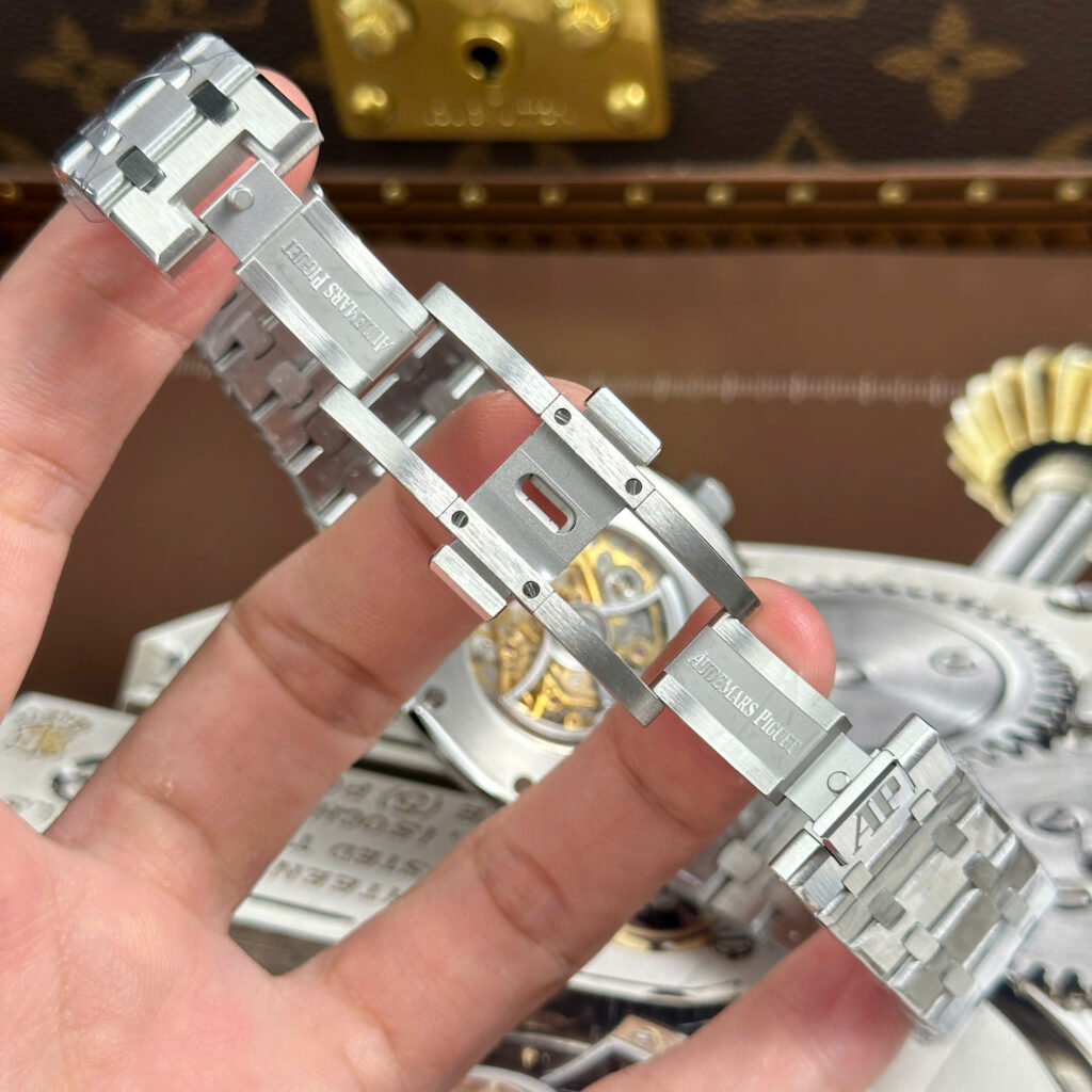 Đồng Hồ Audemars Piguet Royal Oak Openworked 15407 Chế Tác Lộ Máy Màu Vàng Skeleton 41mm