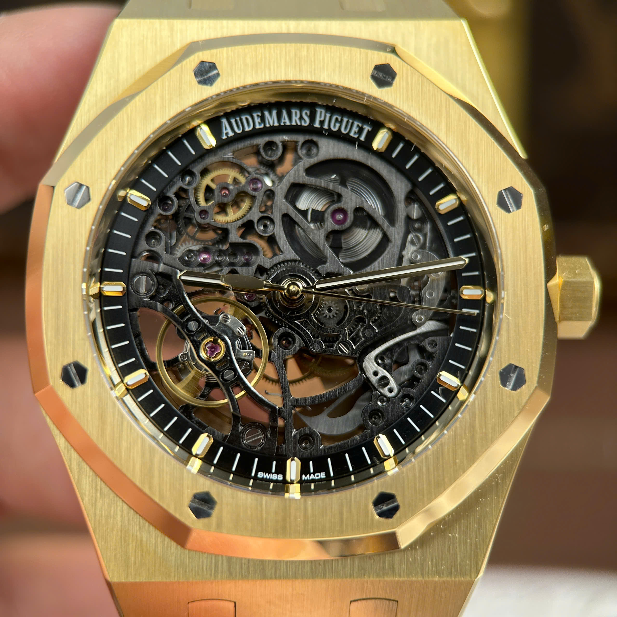 Đồng Hồ Audemars Piguet Royal Oak Openworked 15407 Mạ Vàng Chế Tác Skeleton 41mm (10) Đồng Hồ Audemars Piguet Royal Oak Openworked 15407 Mạ Vàng Chế Tác Skeleton 41mm (1)