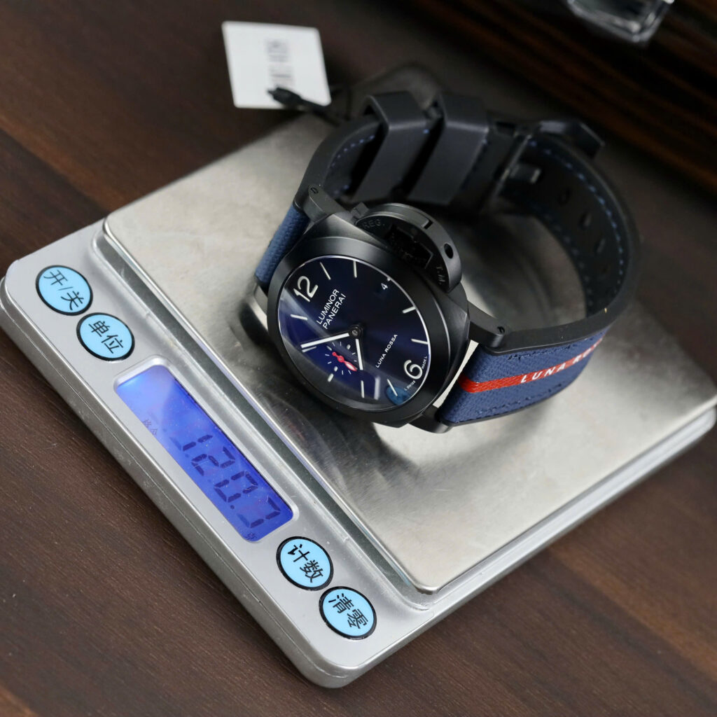 Đồng Hồ Panerai Luminor Quaranta PAM1408 Chế Tác 1:1 Mặt Xanh Dây Vải Nhà Máy VS 44mm